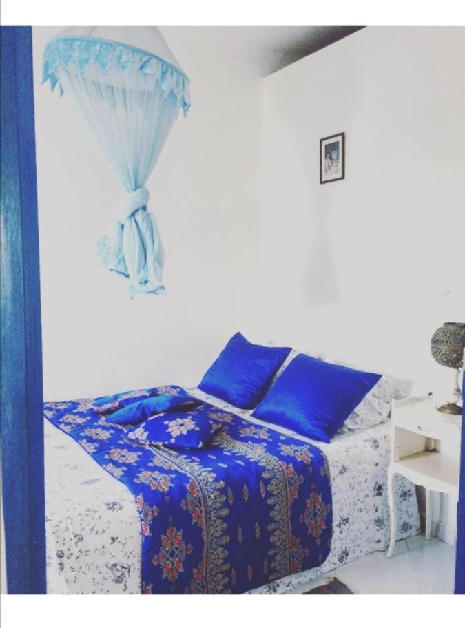 Apartment with Balcony - Photo 6