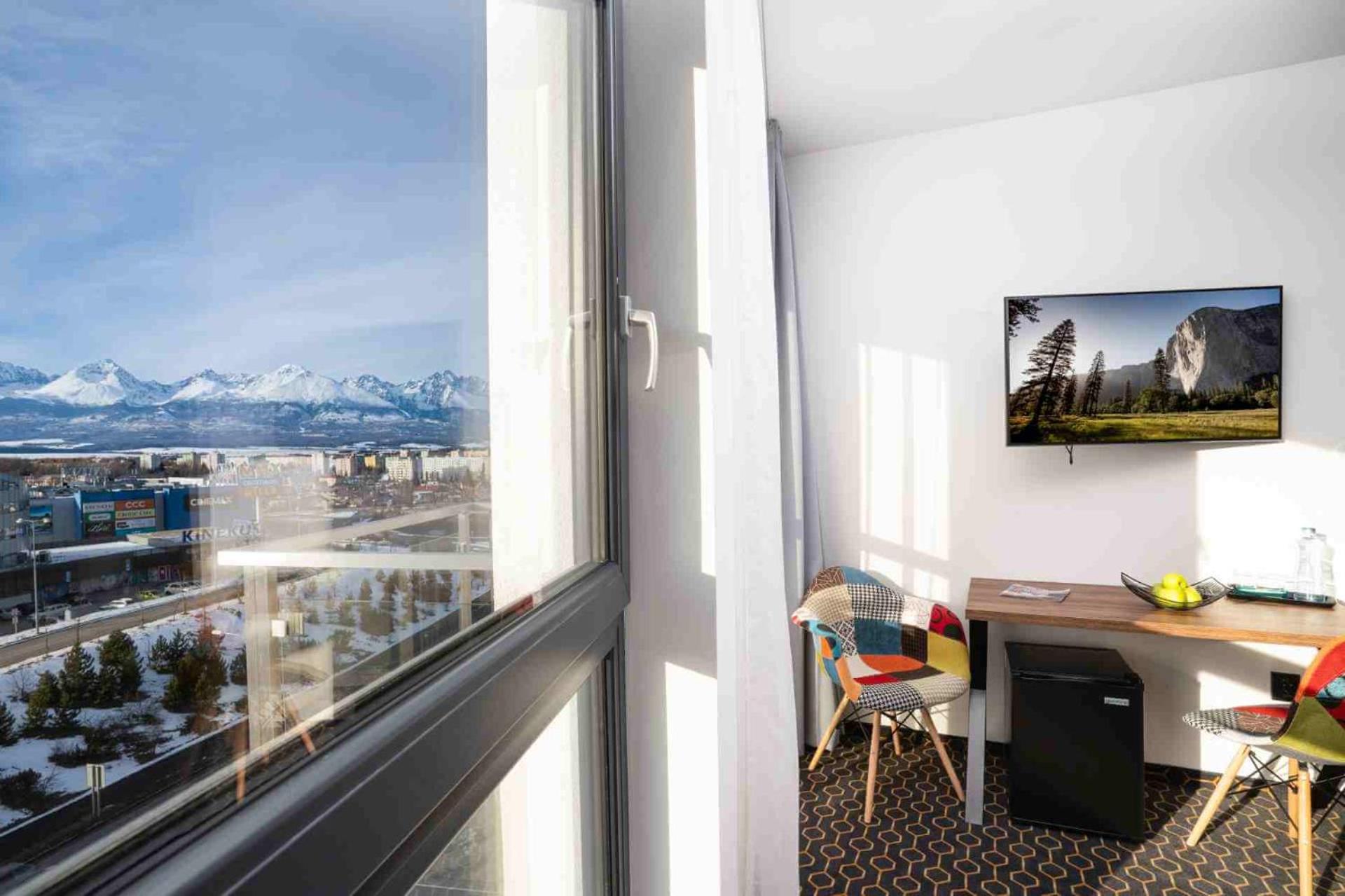 Deluxe Double or Twin Room with Mountain View - Photo 9