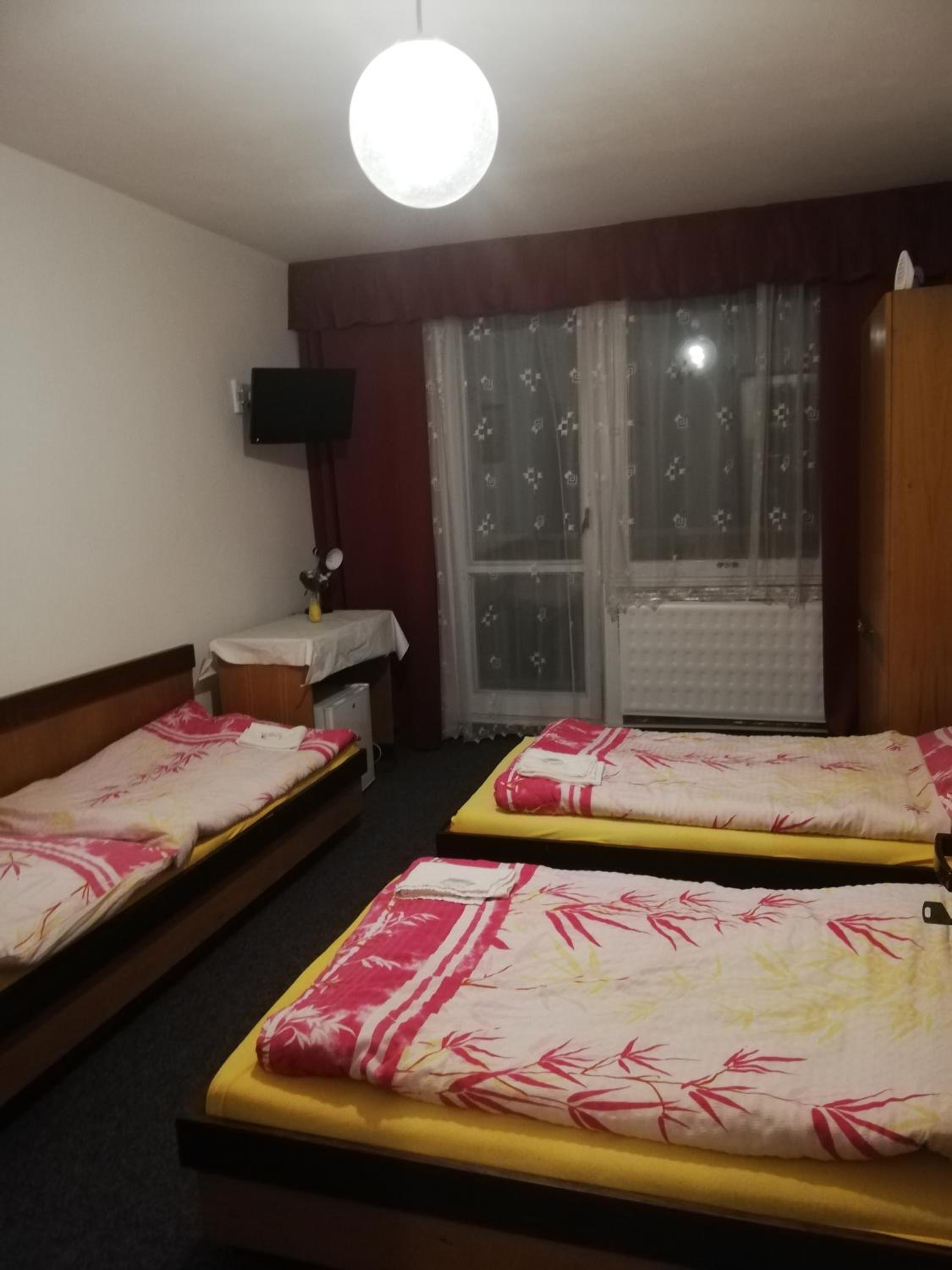 Twin Room with Extra Bed photo 1