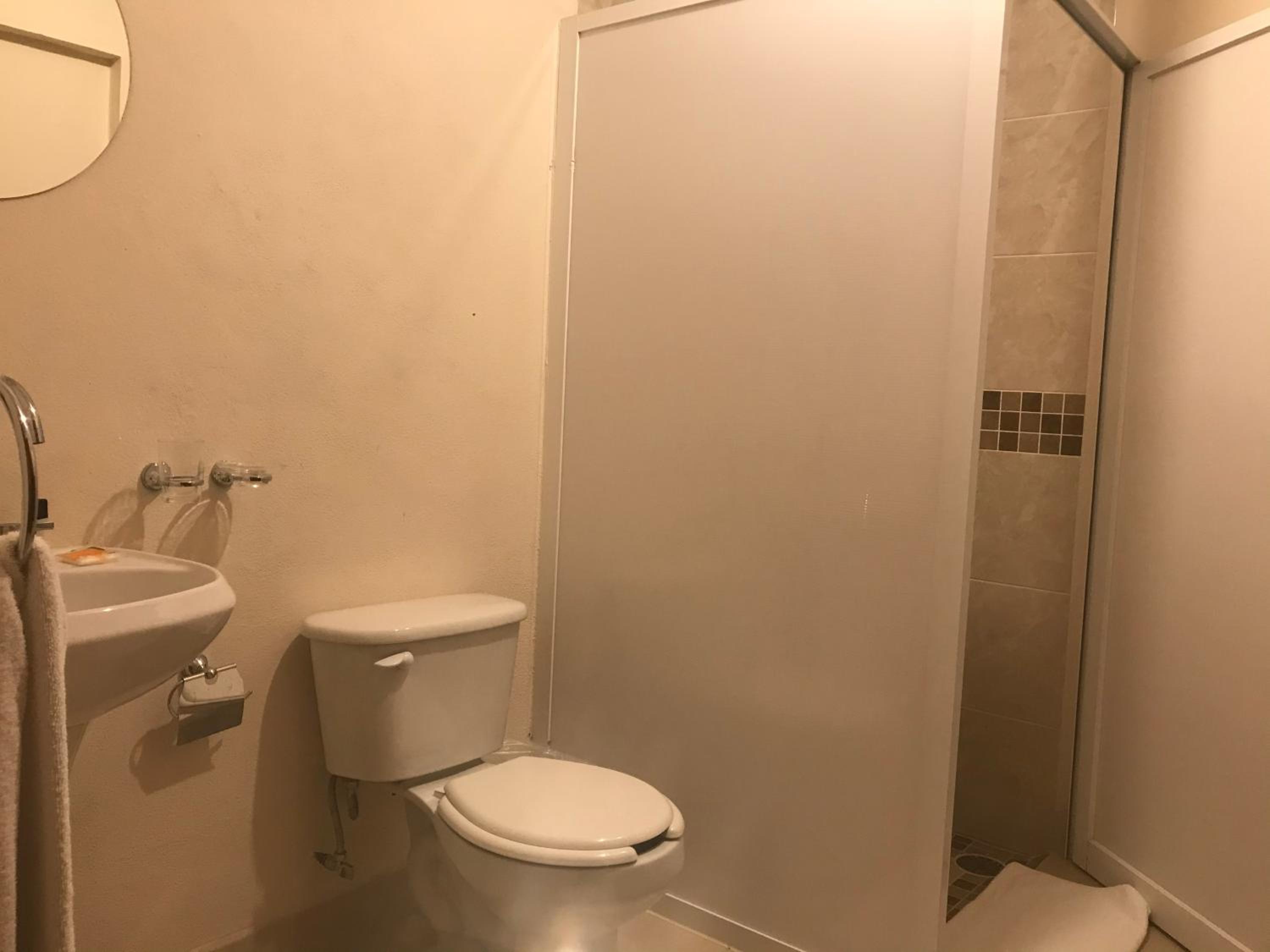 Twin Room with Private Bathroom - Photo 16