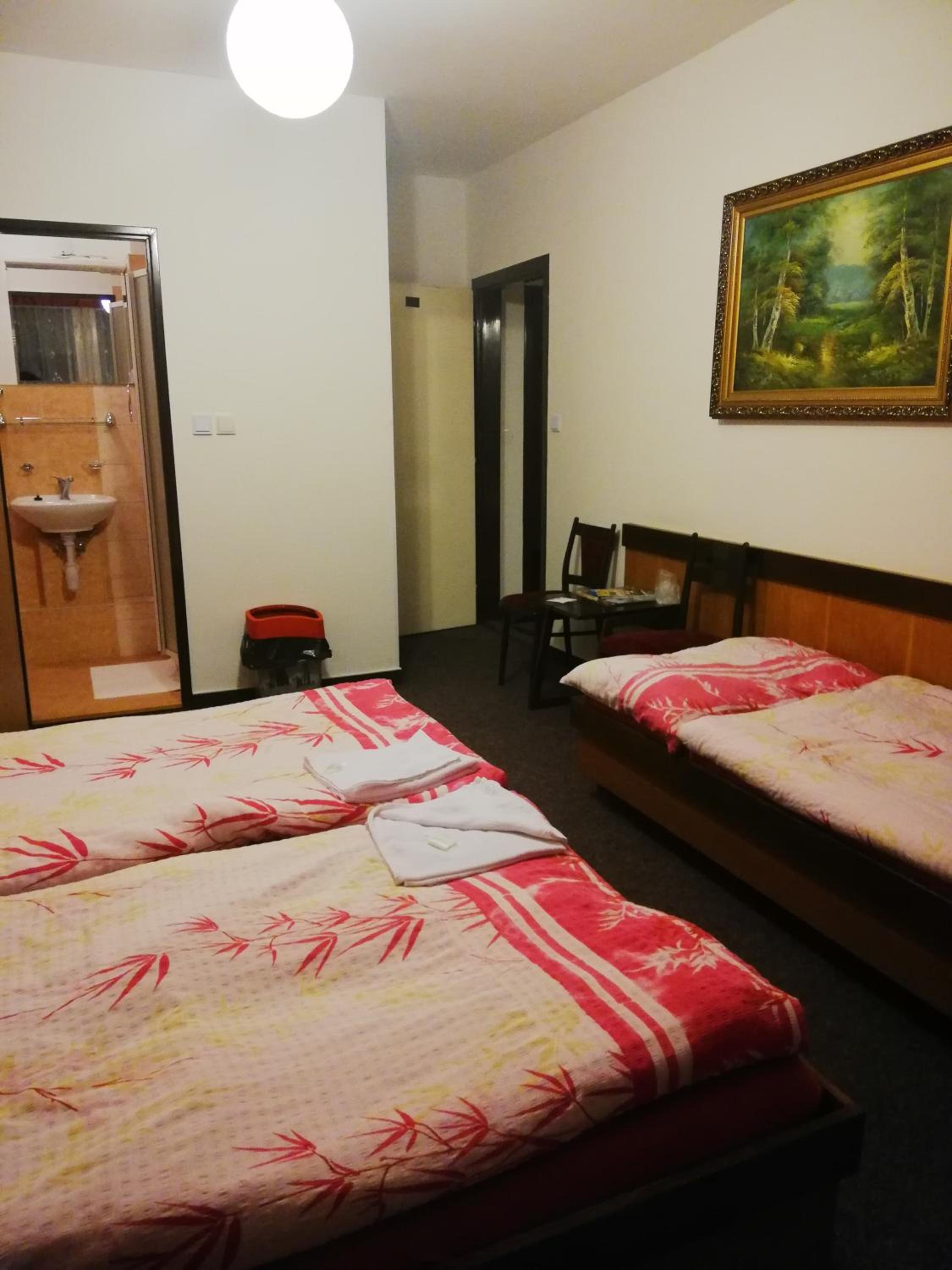 Economy Triple Room photo 1