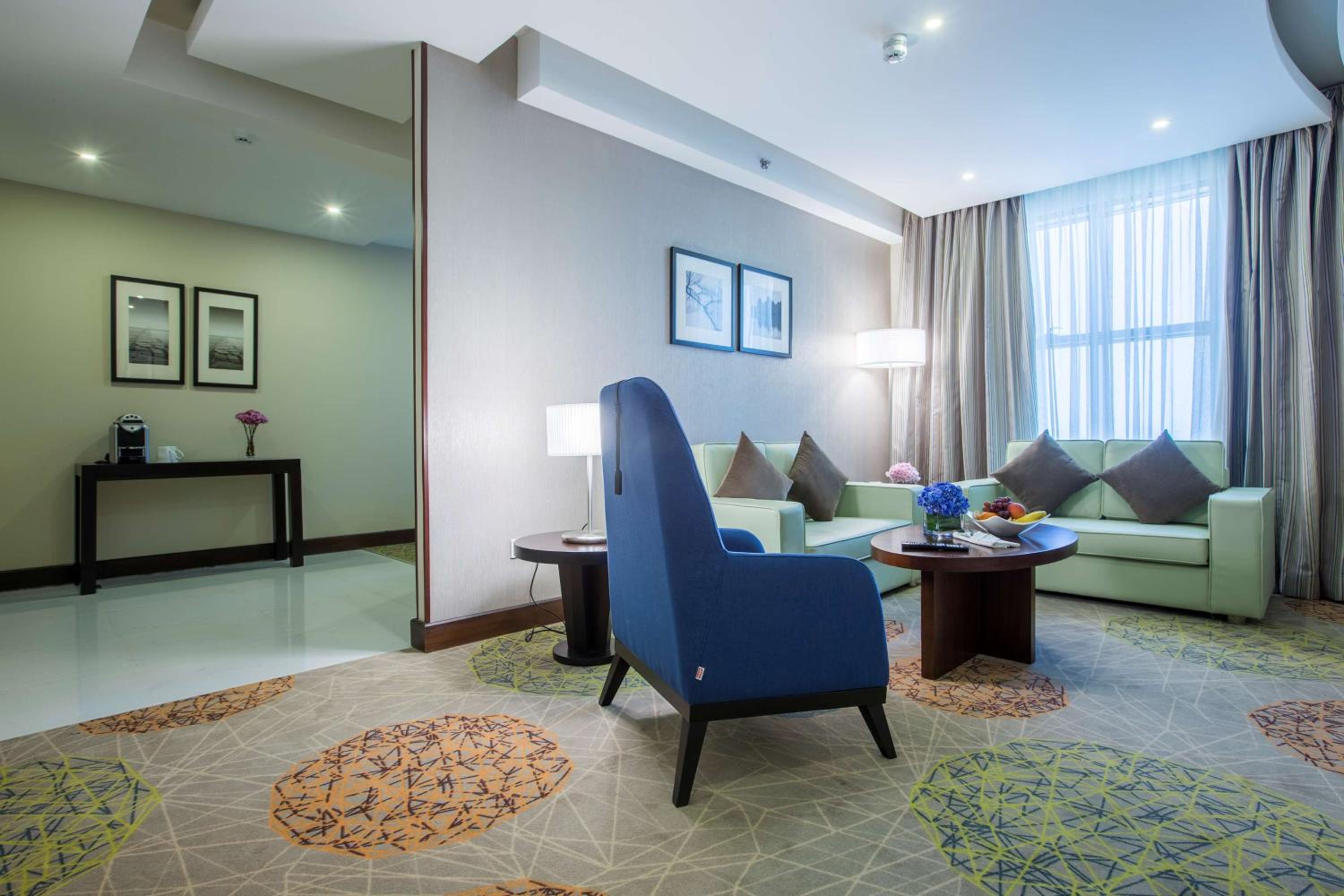 Two-Bedroom Suite - Photo 2
