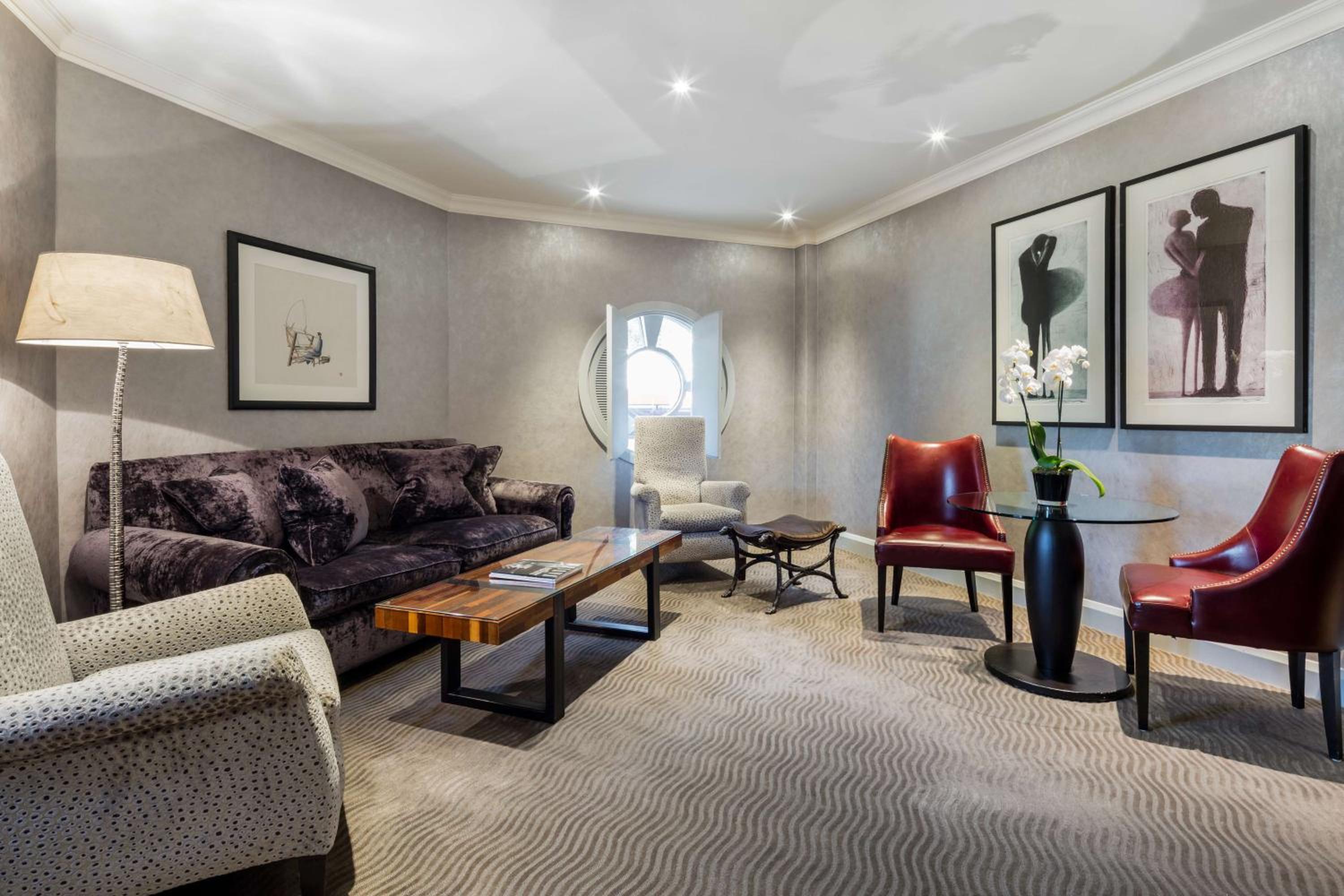 One-Bedroom Suite thumbnail 6