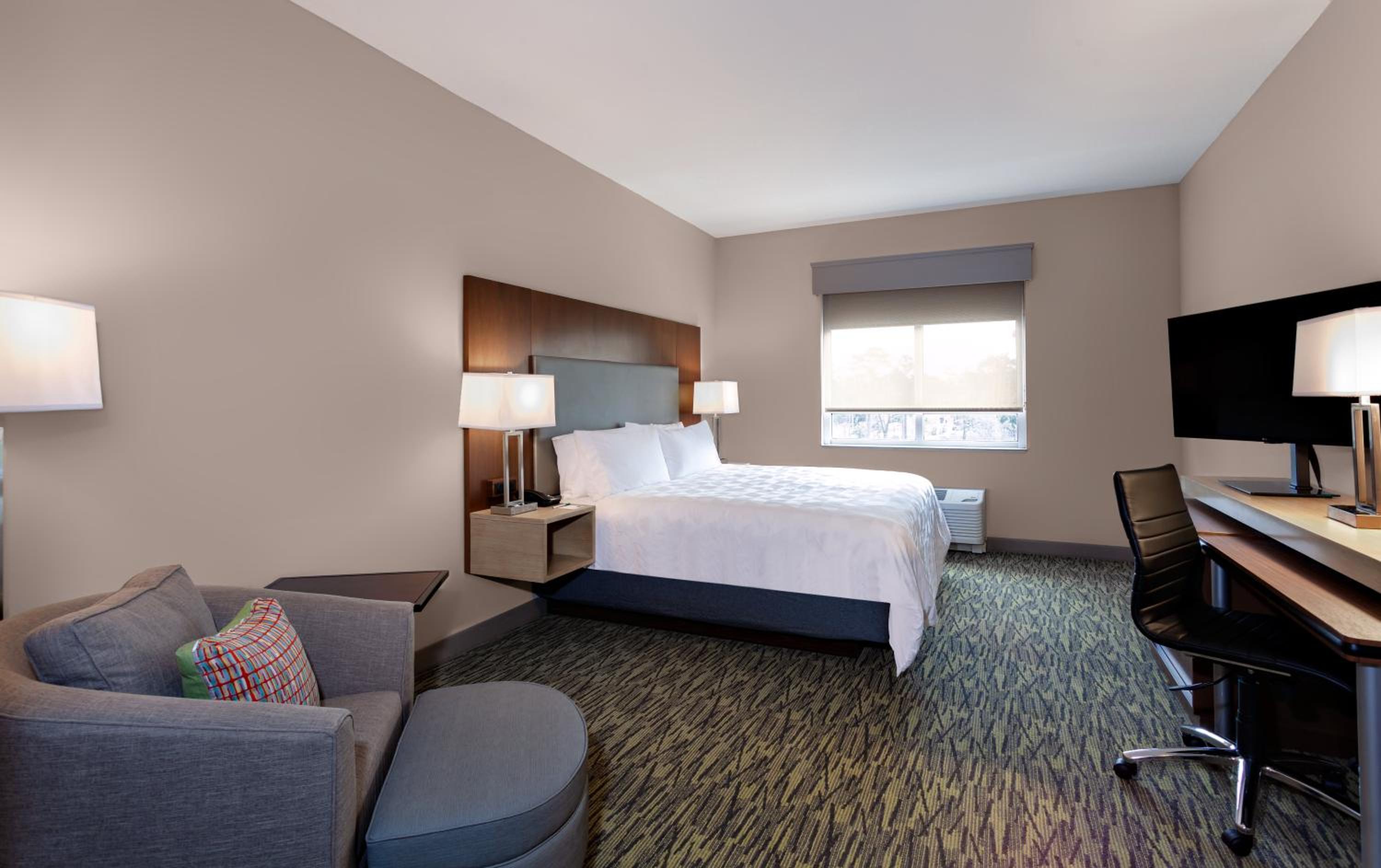 Executive King Room with Sofa Bed- Non-Smoking