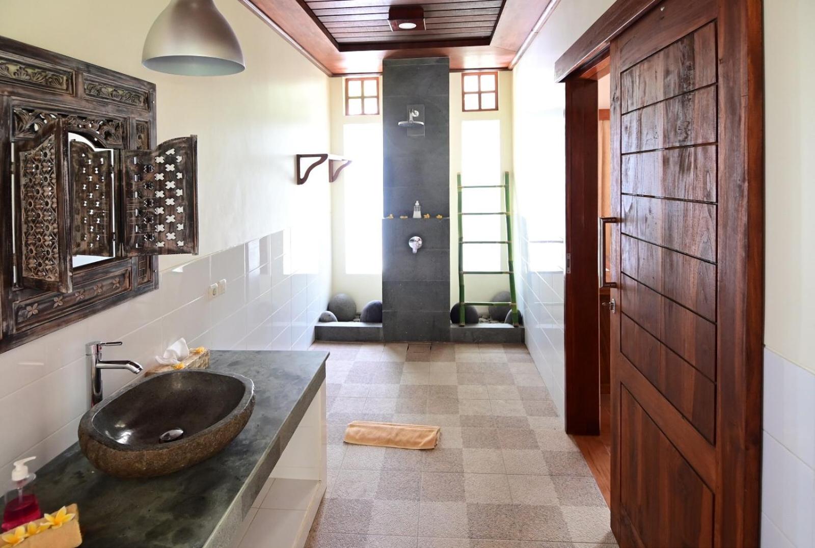 Villa with Private Pool - Photo 74
