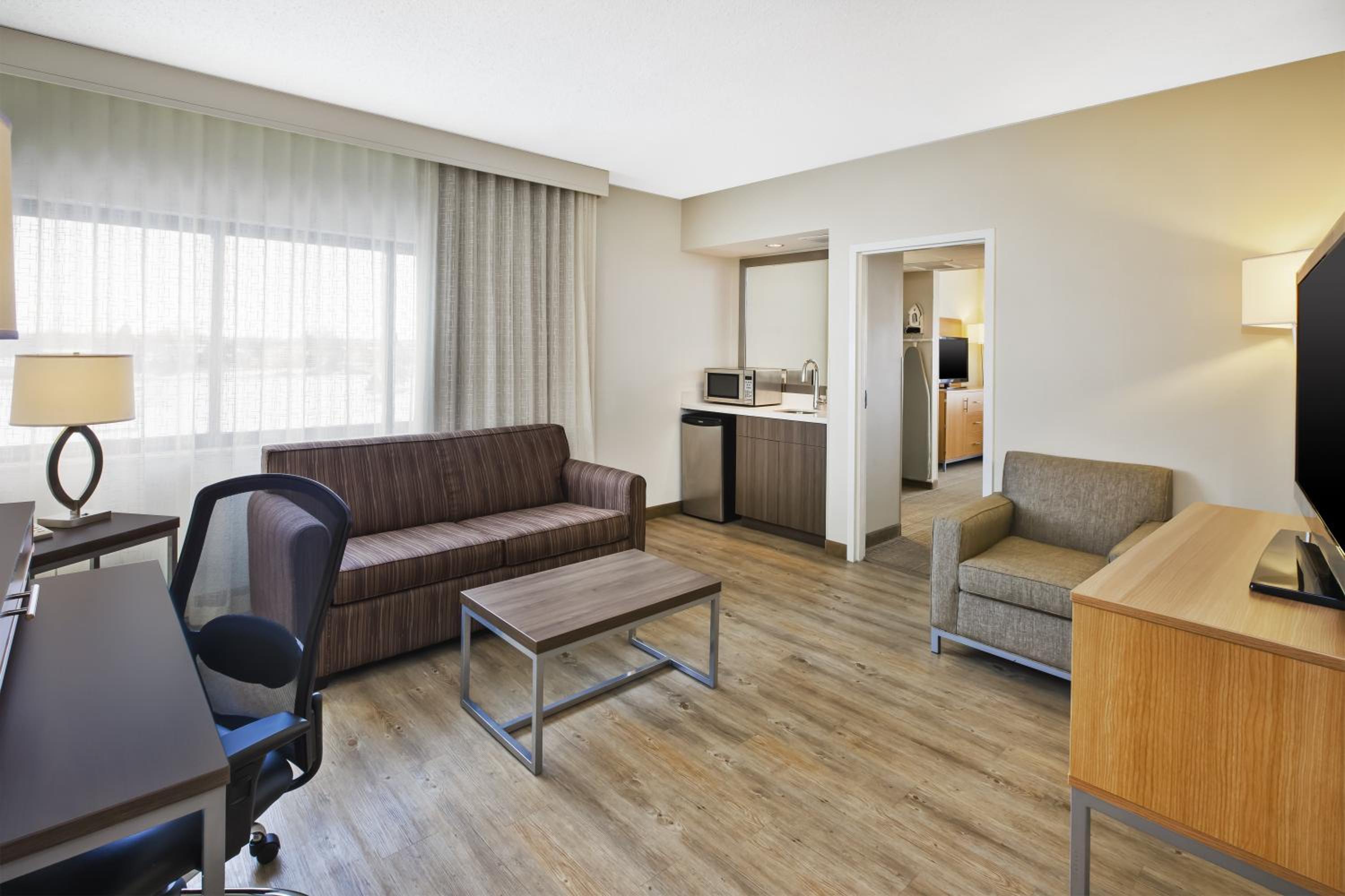One-Bedroom Suite With Sofa Bed photo 1