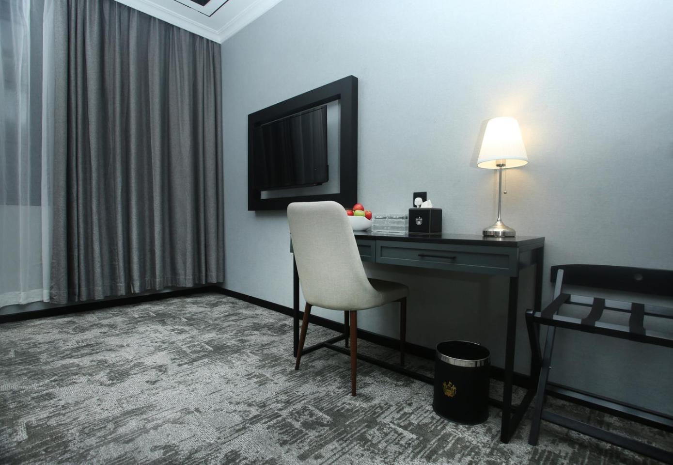 Deluxe Queen Room - Photo 3