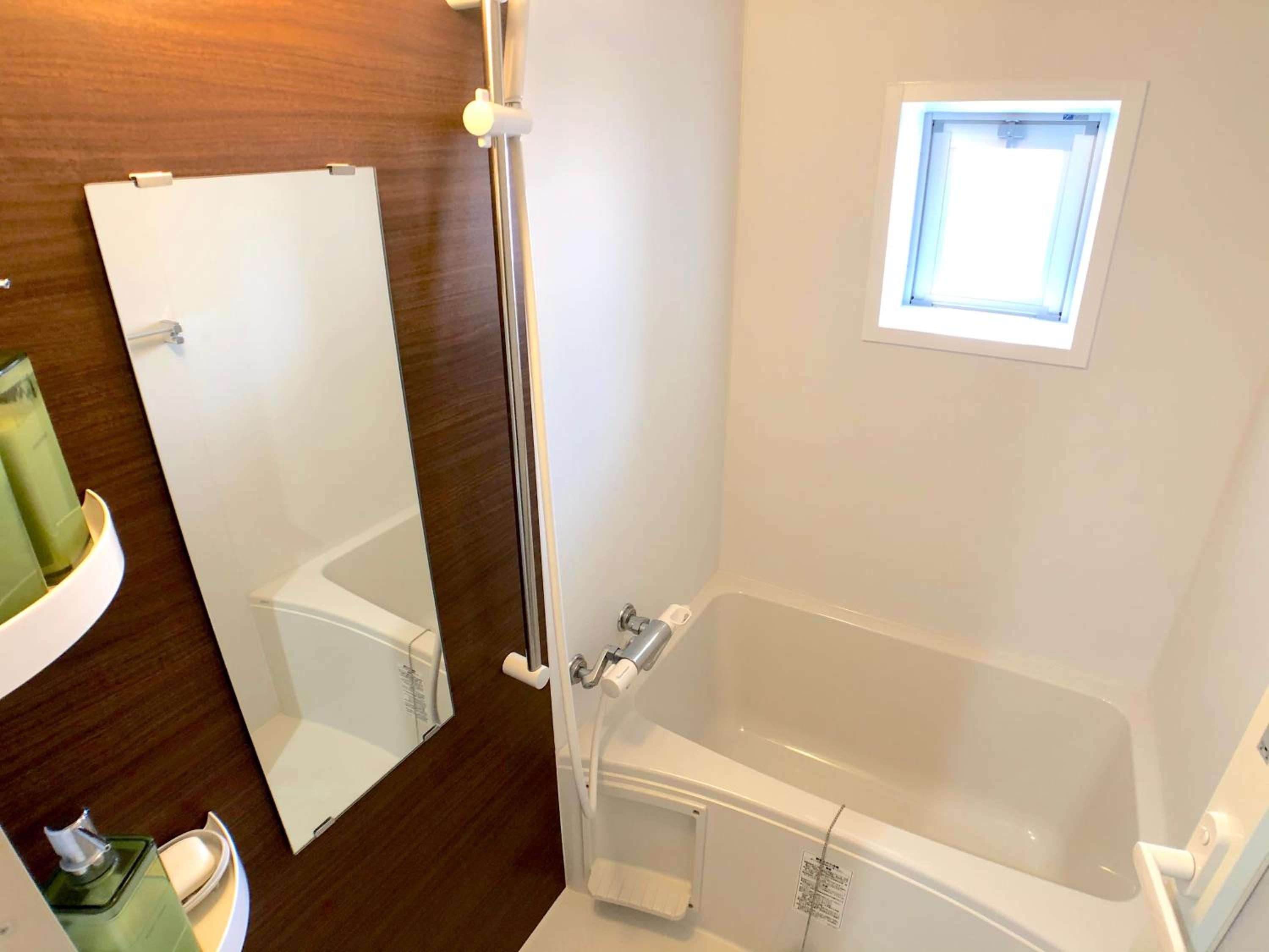 One-Bedroom Apartment - Photo 2