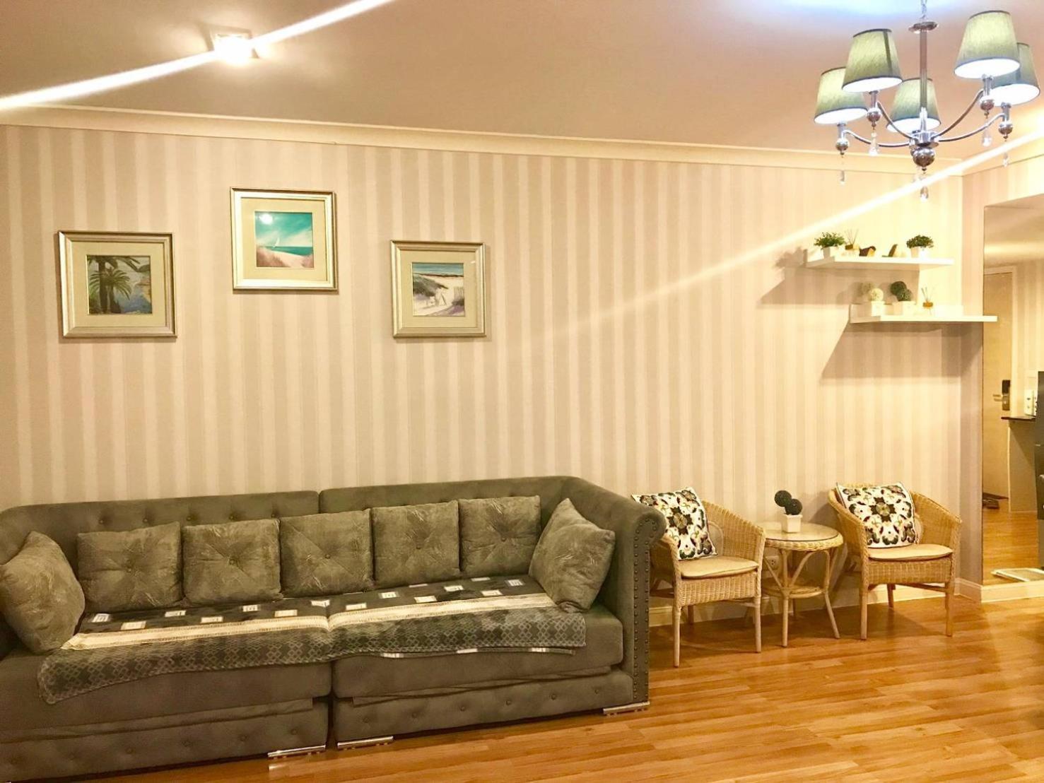 Family Room photo 1