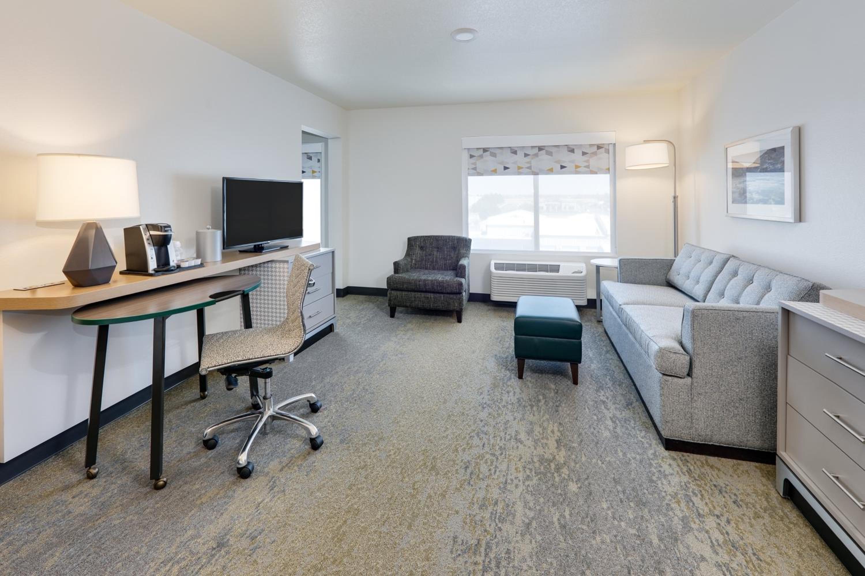 King Suite with Sofa Bed - Photo 3