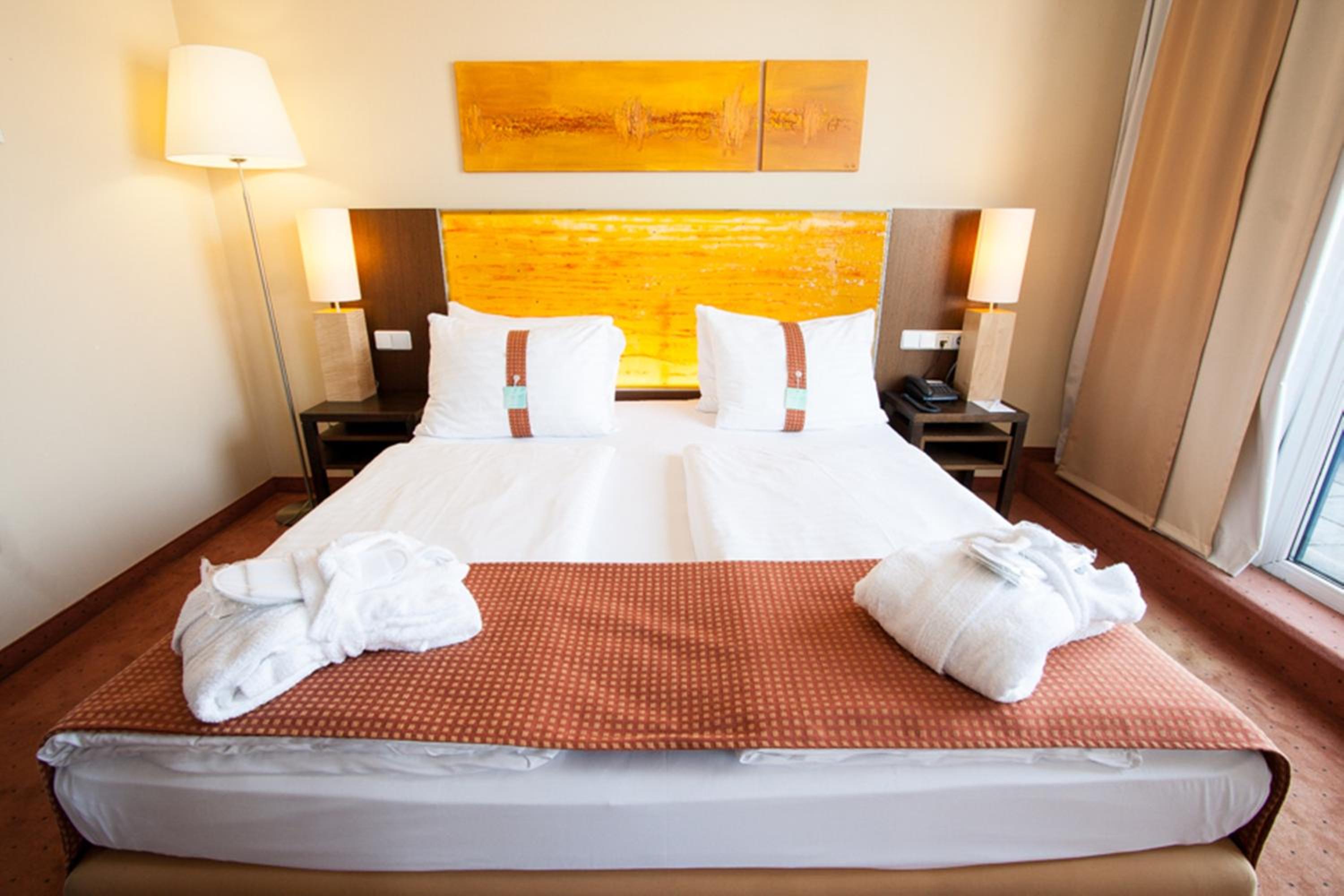Premium Twin Room - Photo 14