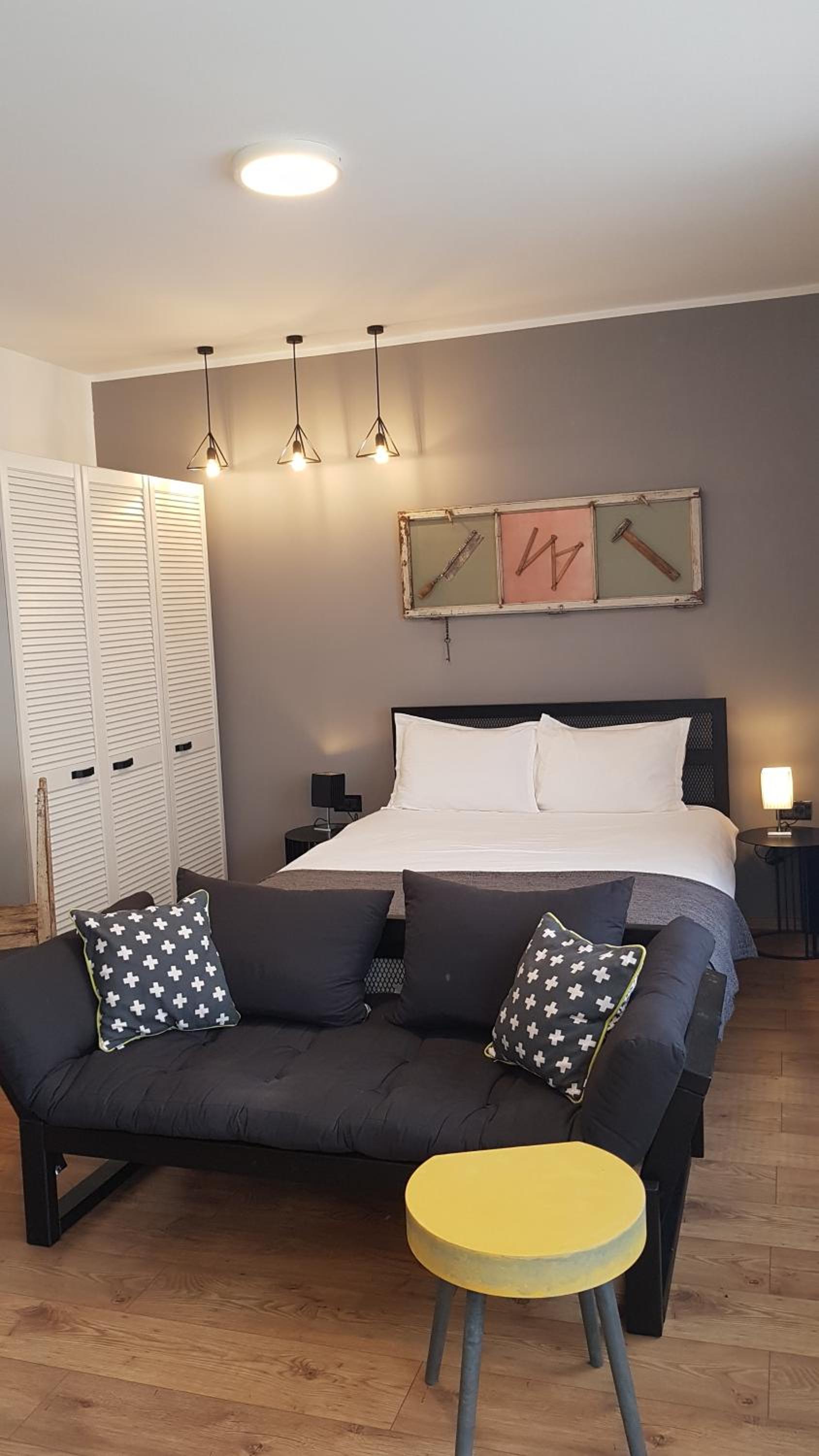 Studio Apartment - Photo 9