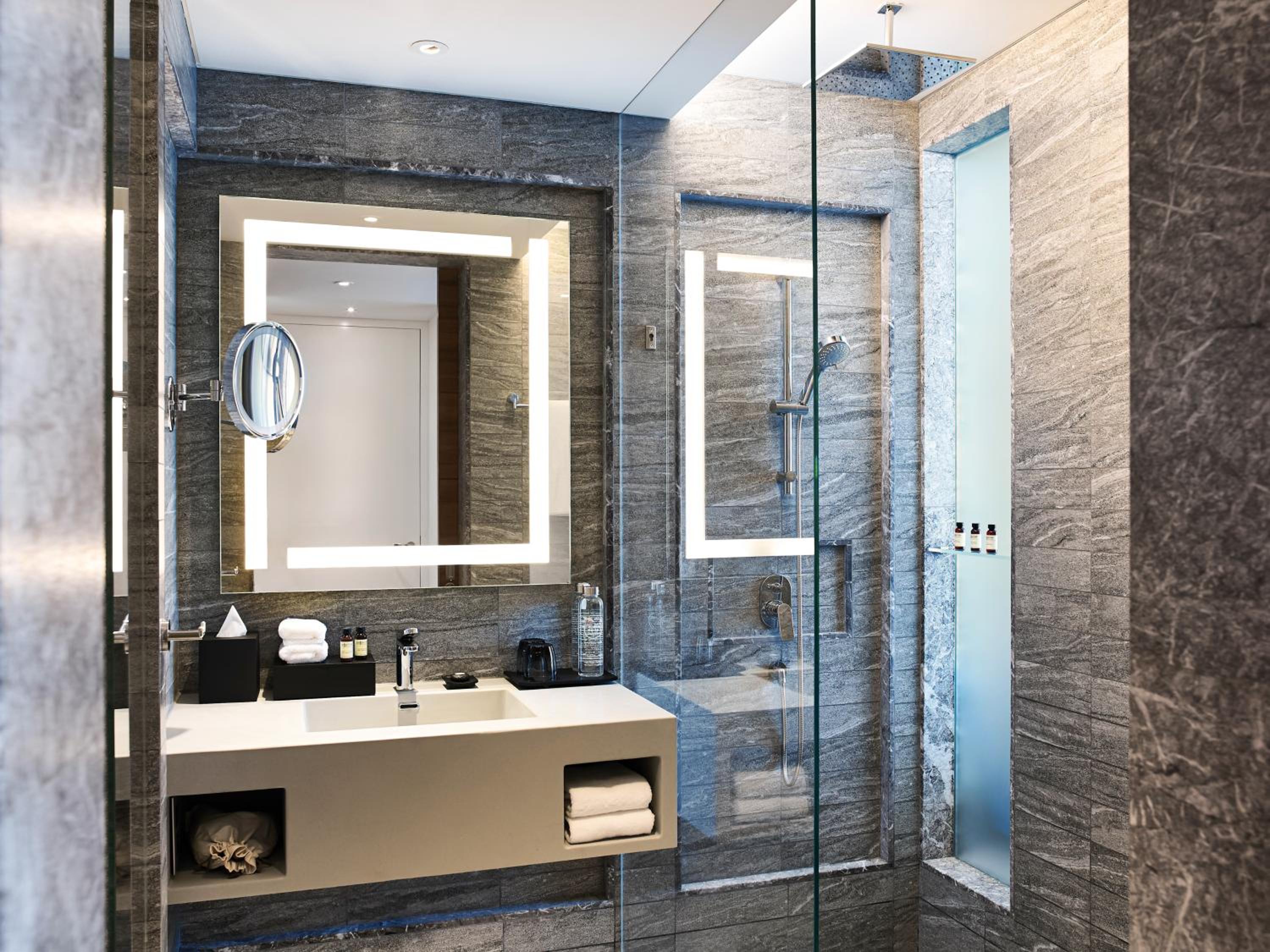 Superior King Room - Photo 1