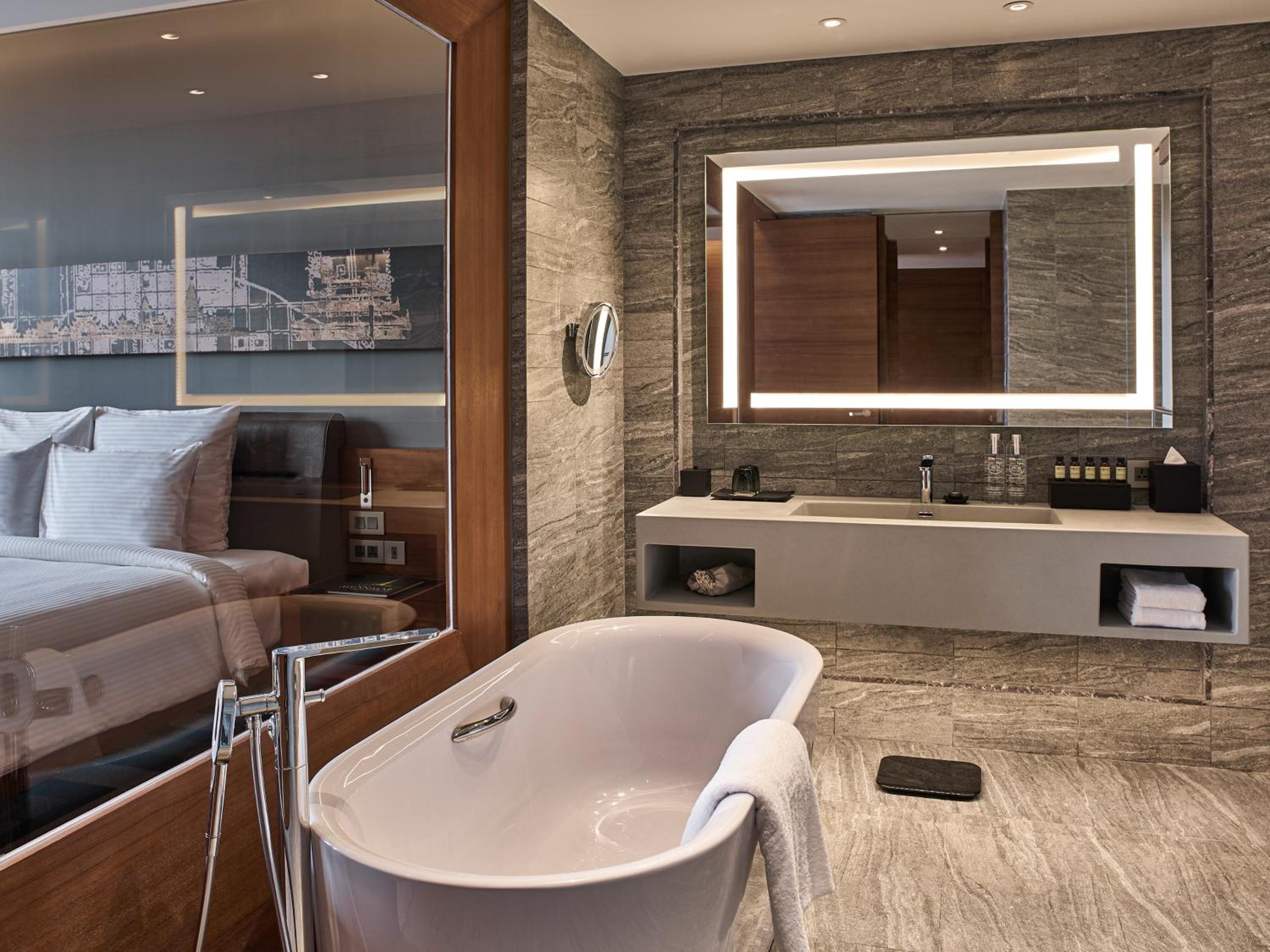 Deluxe Suite