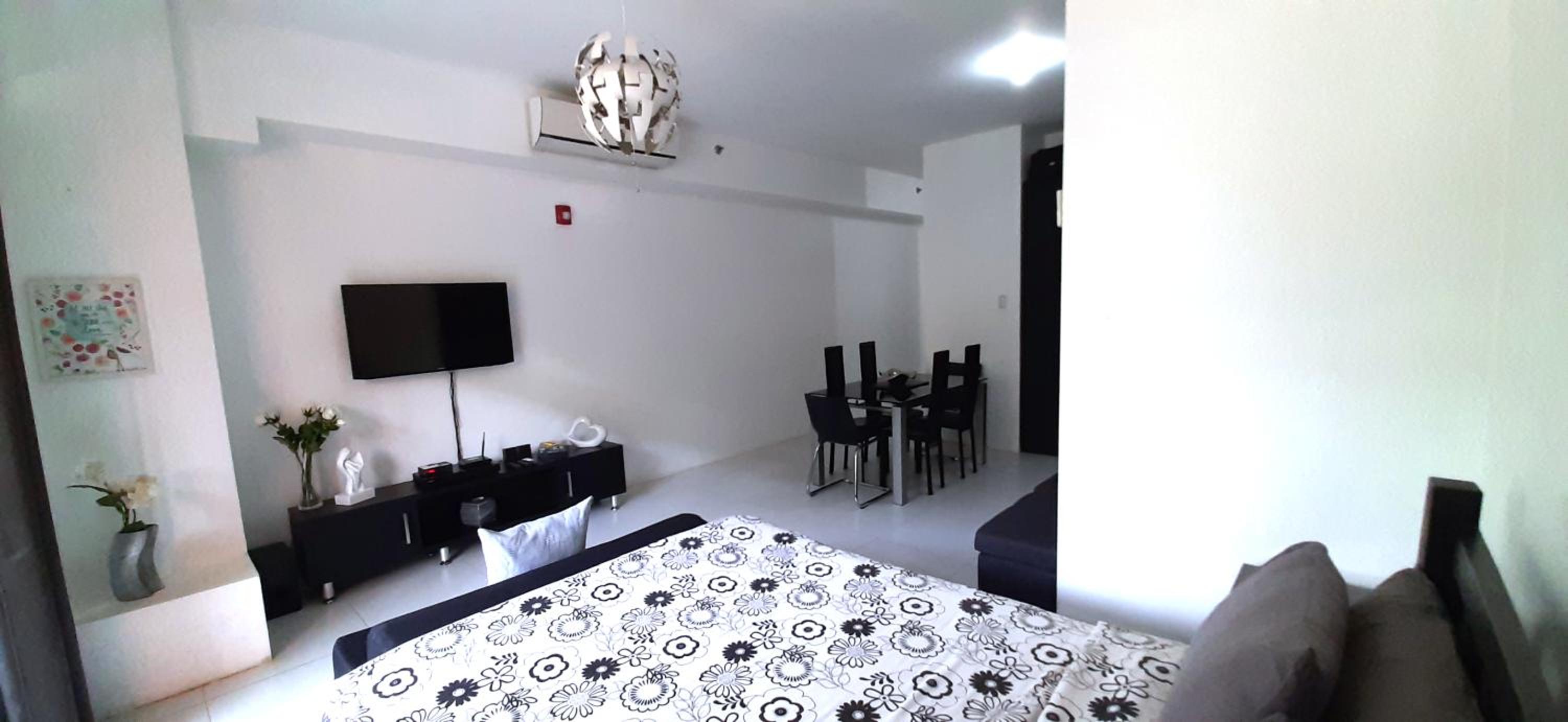Family Studio - Photo 13
