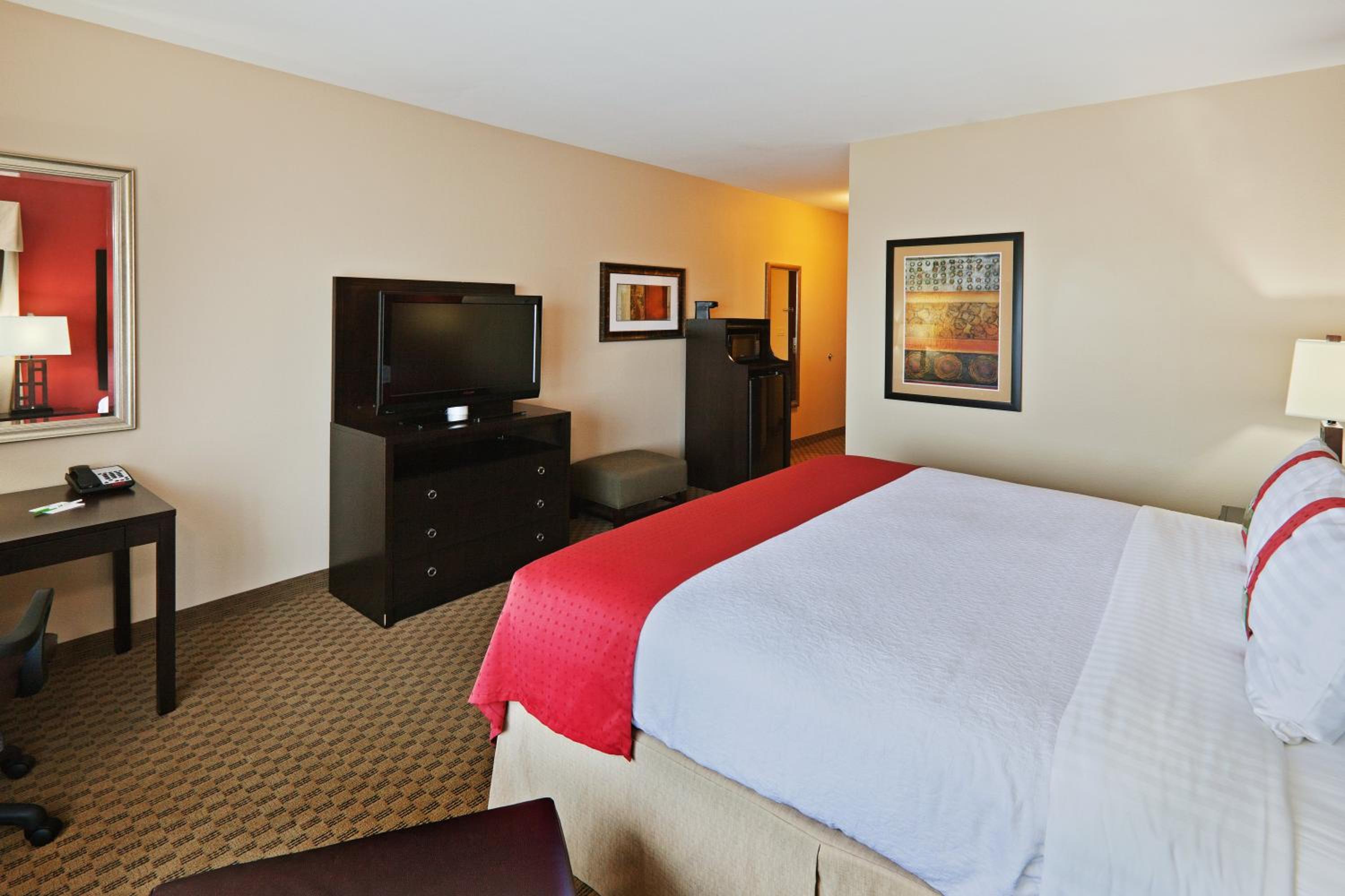 Queen Room - Disability Access - Photo 4