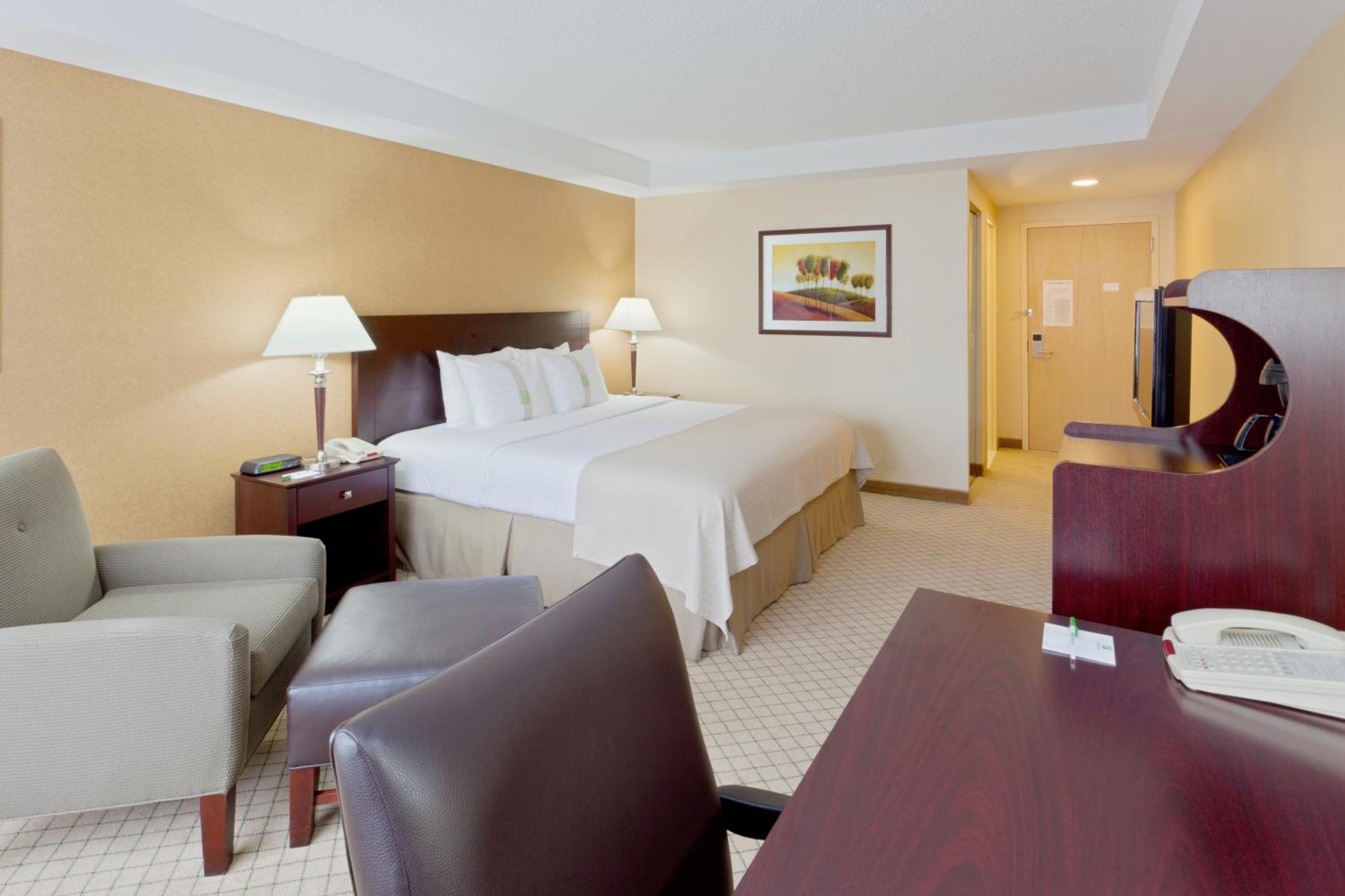 Executive King Room - Non-Smoking - Photo 1