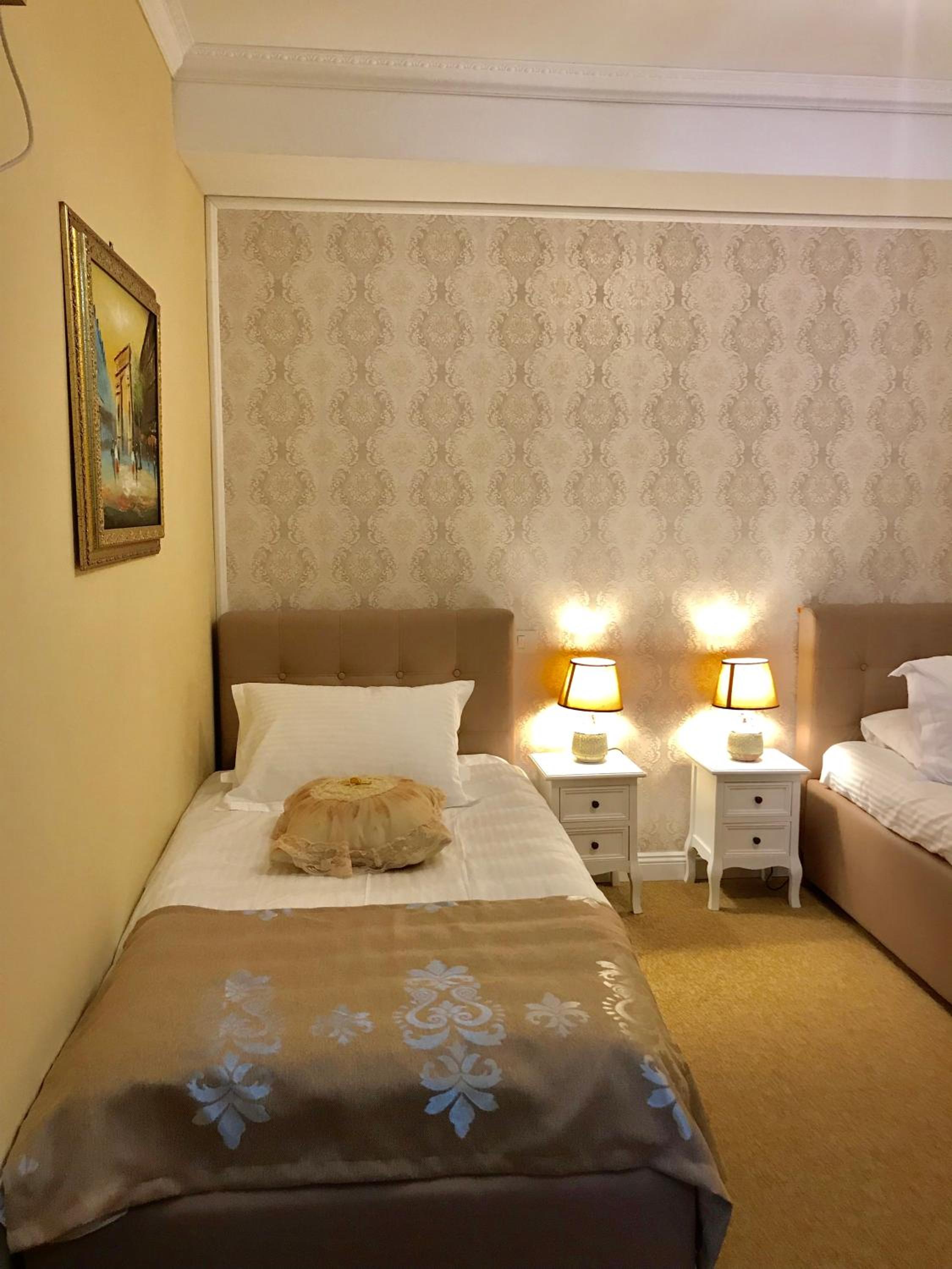 Economy Twin Room - Photo 1