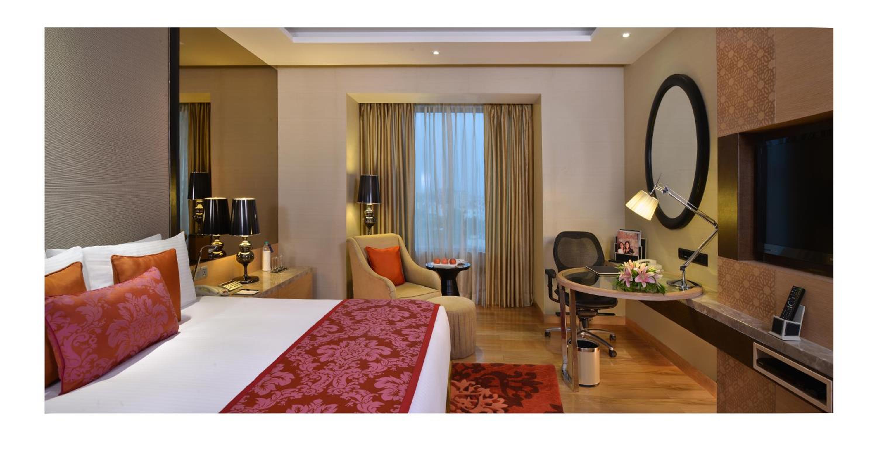 Superior Double or Twin Room with Bathtub – Non Smoking: Happy hours 1+1 on alcoholic beverages from 4 PM to 7 PM, Complimentary INR 500 Hotel Credit on min usage of INR 2000 at market place restaurant on Food & Soft Beverages, 50% off on Mini Bar Superior Double or Twin Room with Bathtub – Non Smoking: Happy hours 1+1 on alcoholic beverages from 4 PM to 7 PM, Complimentary INR 500 Hotel Credit on min usage of INR 2000 at market place restaurant on Food & Soft Beverages, 50% off on Mini Bar