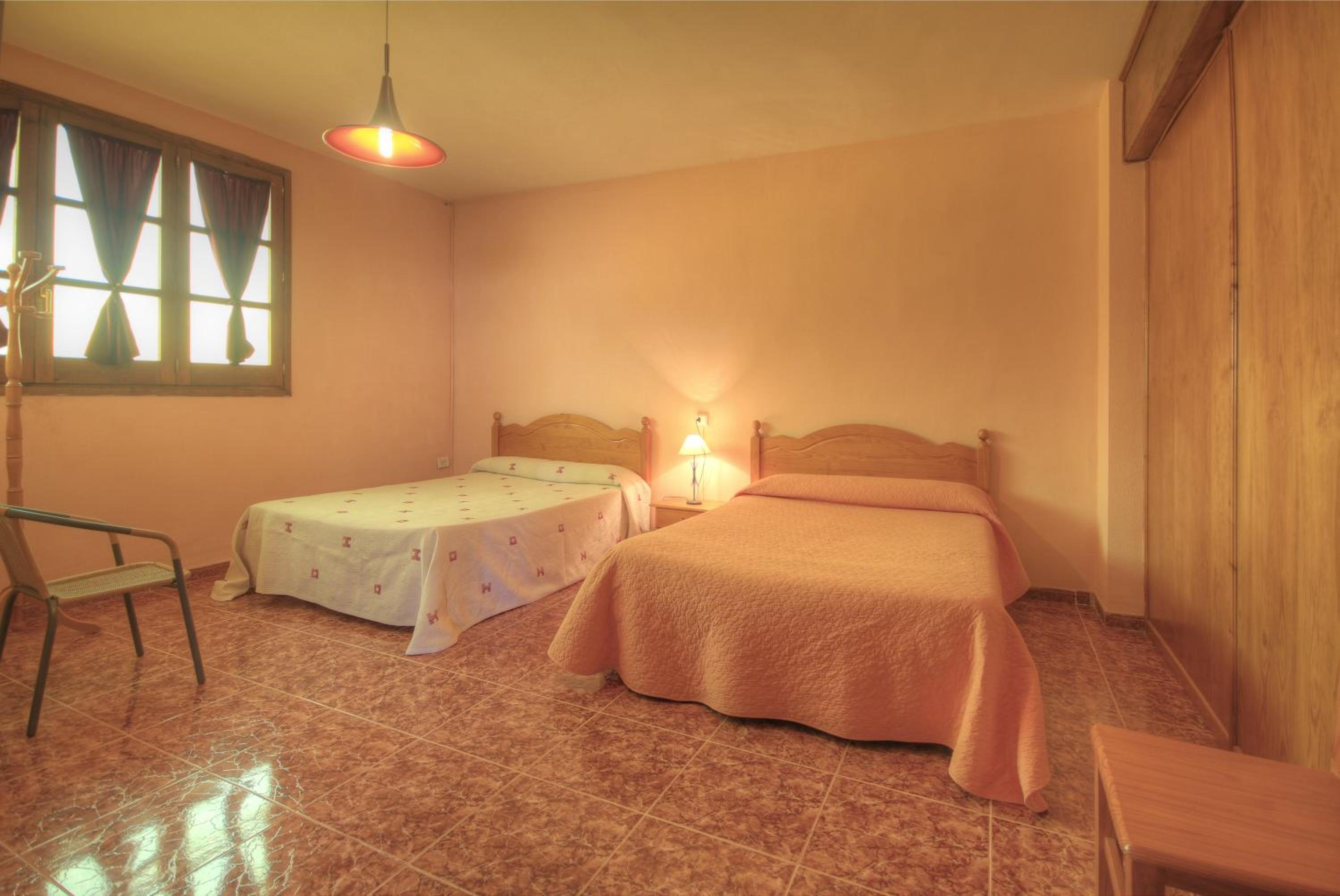 Habitación Familiar con Baño Privado
