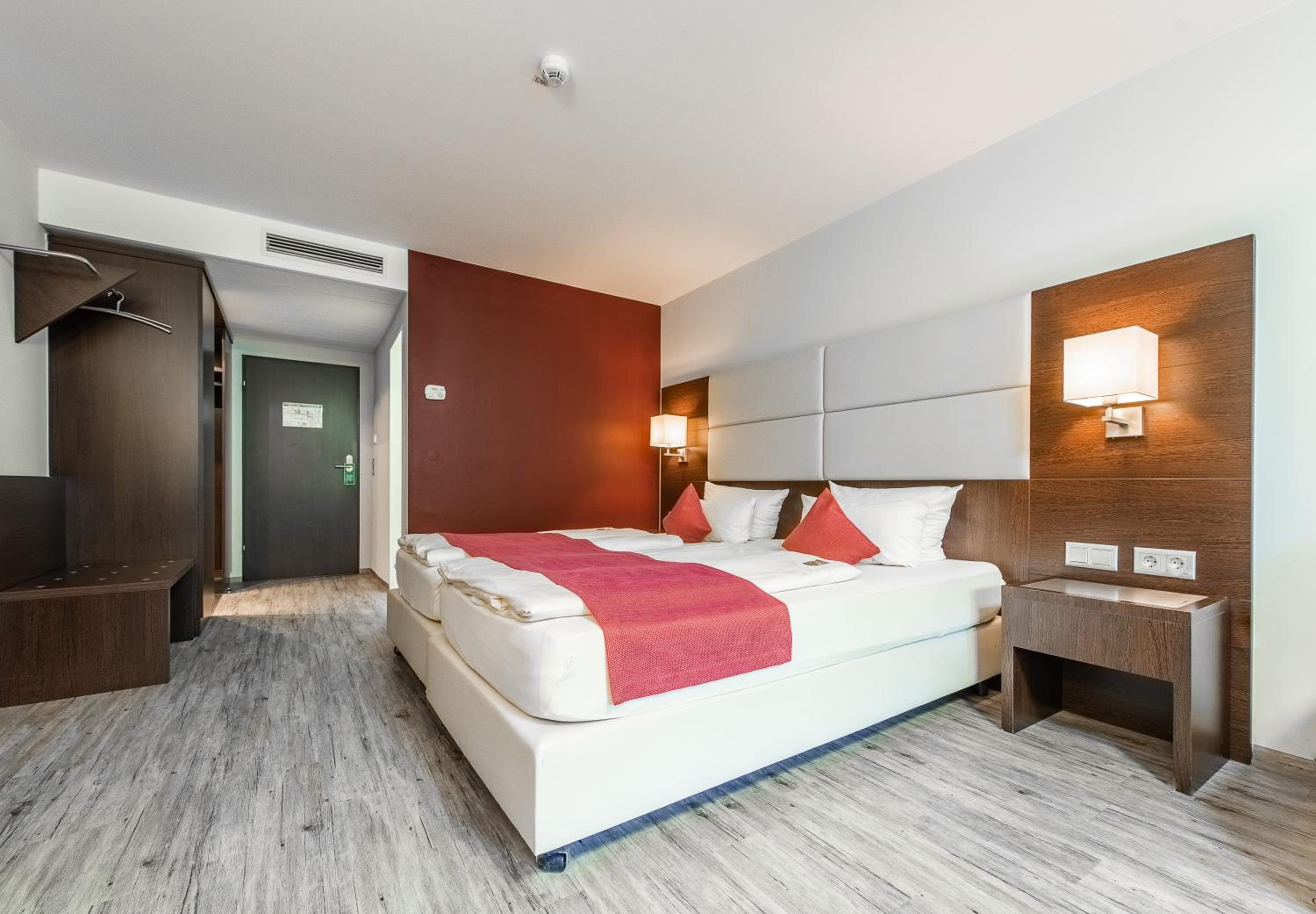 Double Room with Balcony photo 2