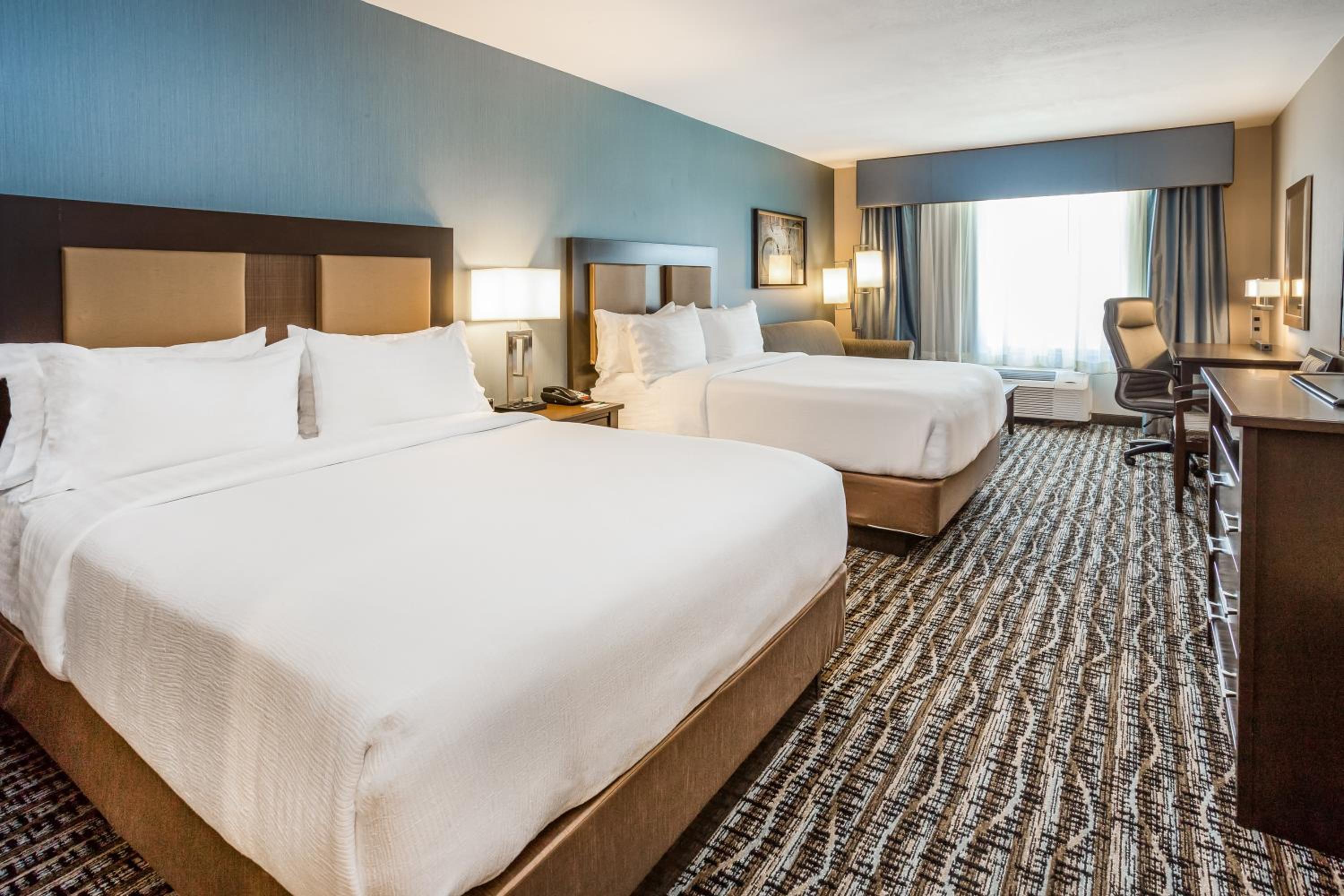 Queen Suite with Two Queen Beds - Photo 1