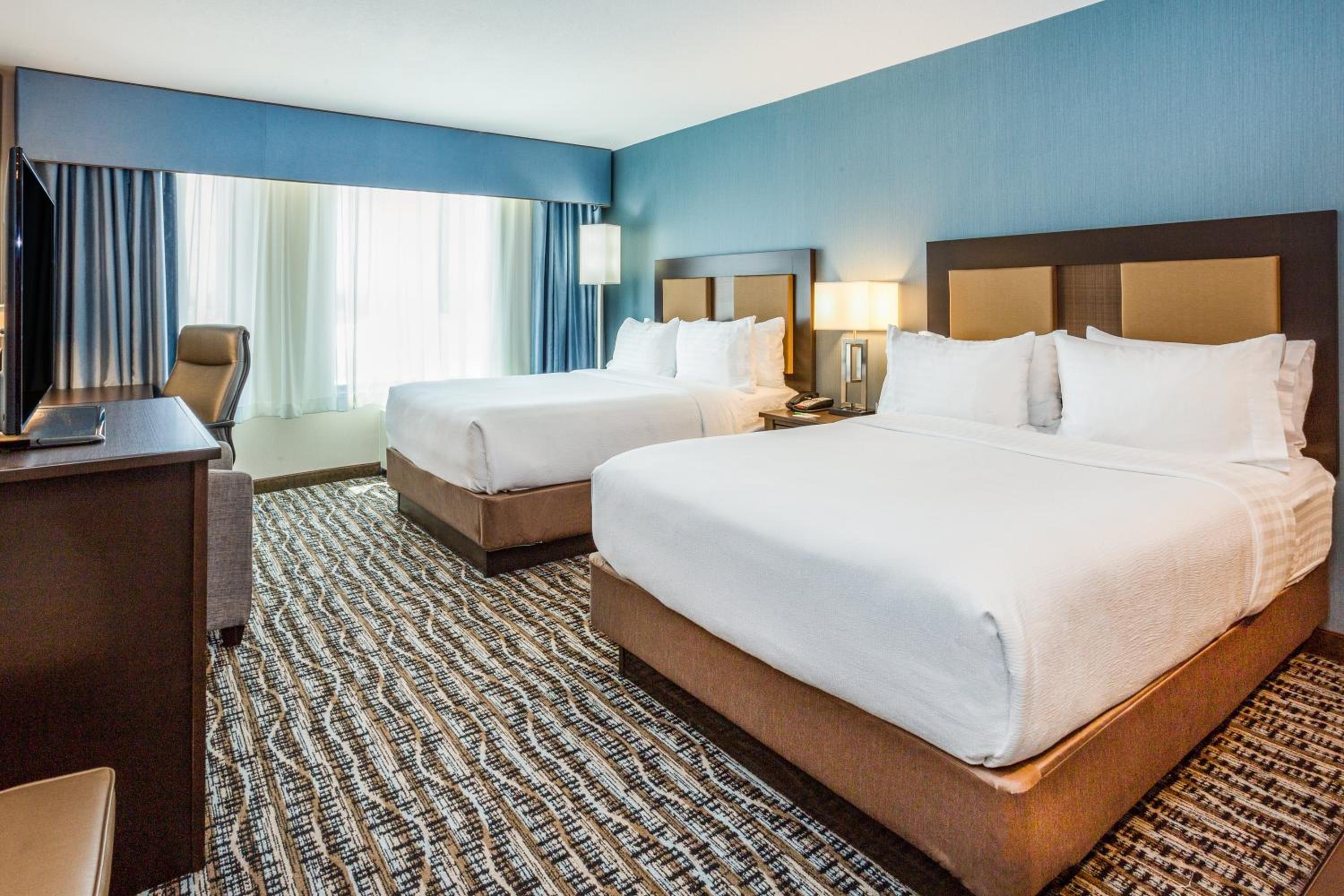 Standard Room with Two Queen Beds - Photo 1