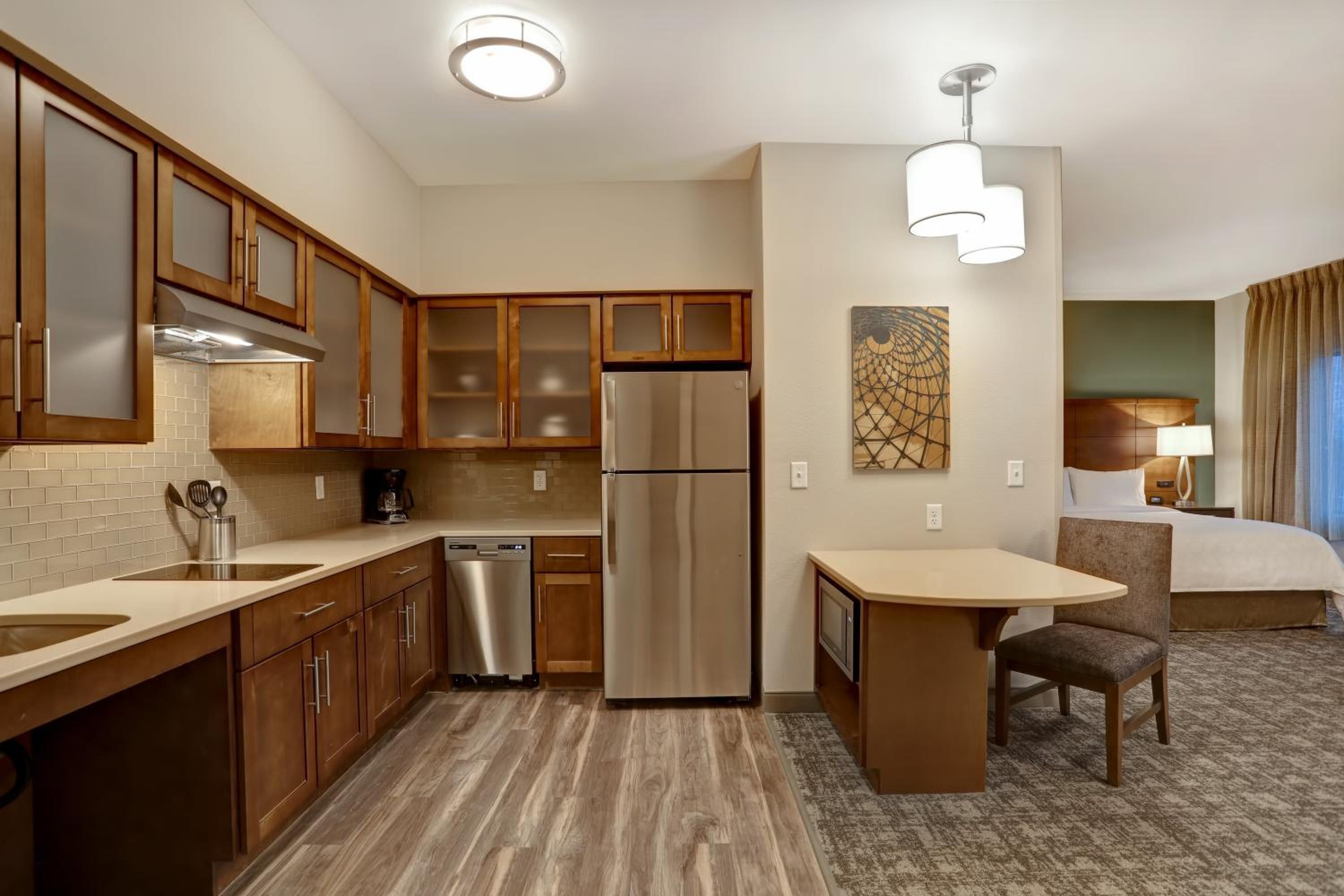 Studio King Suite - Communications Accessible photo 1