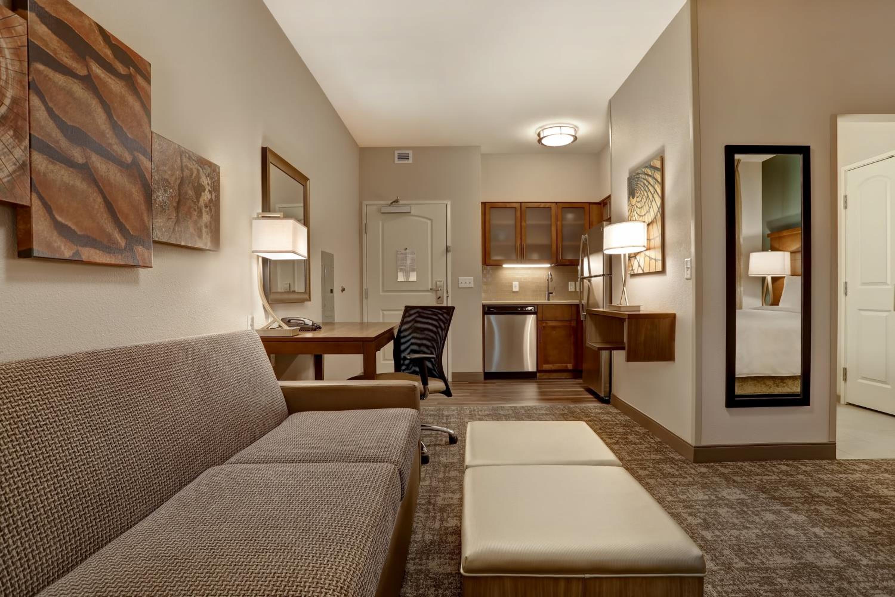 Studio Queen Suite photo 1