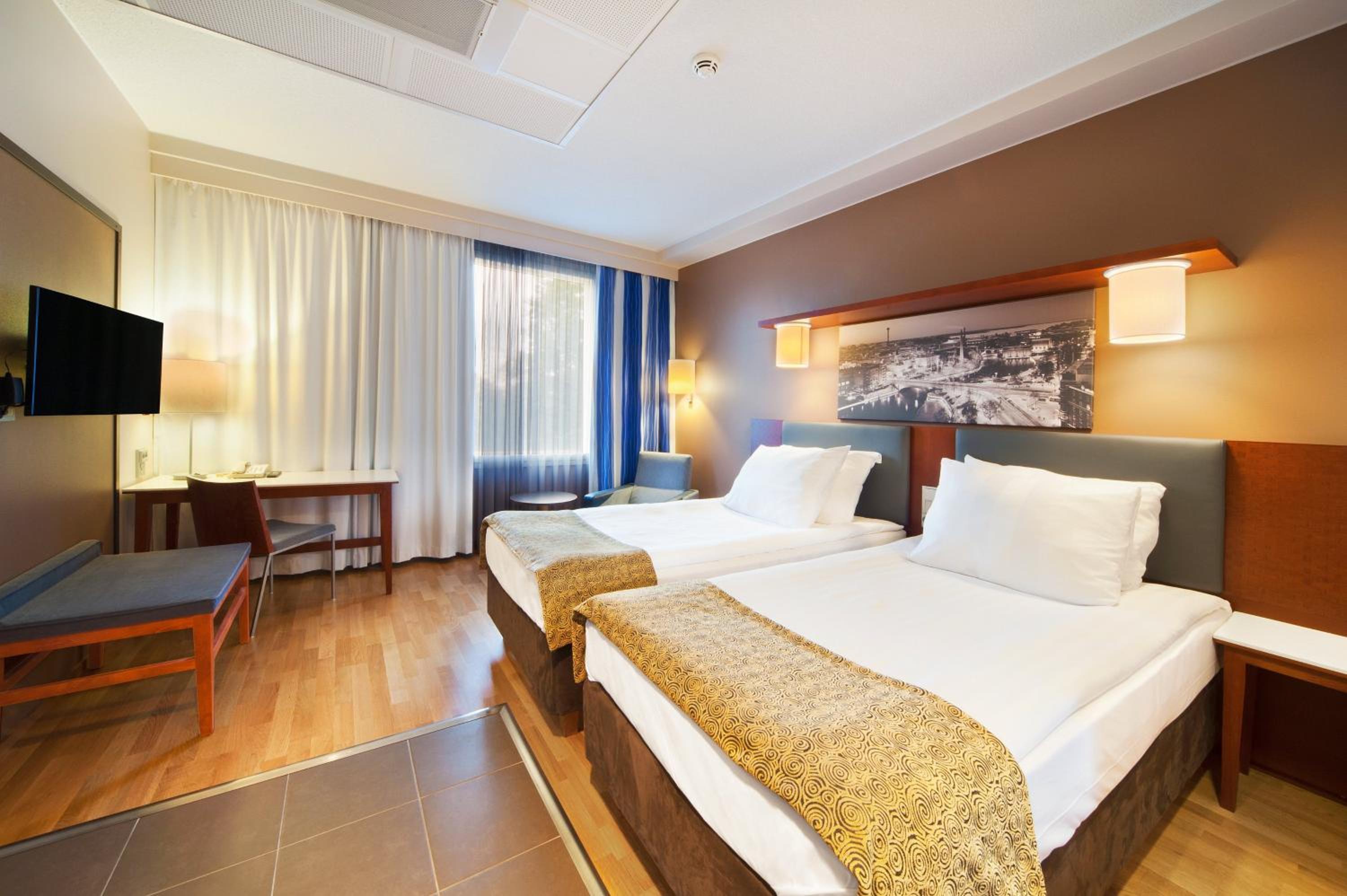 Standard Room with Two Single Beds - Photo 7
