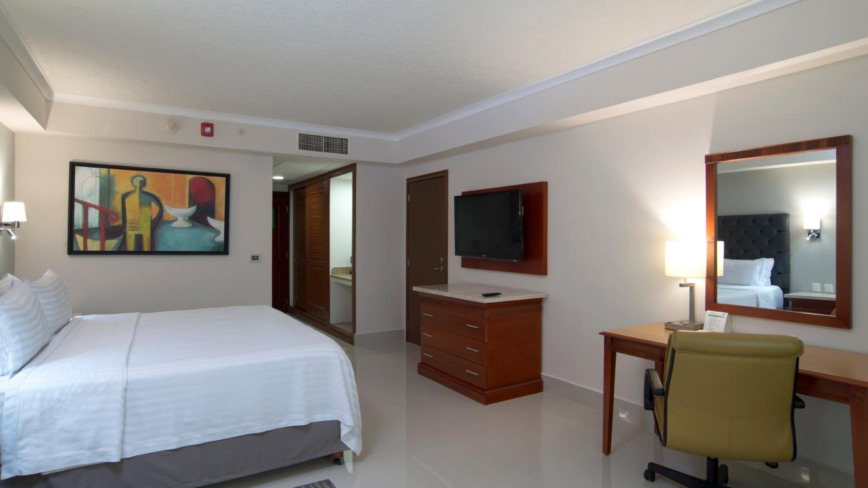 Standard King Room with Mini-bar - Photo 1