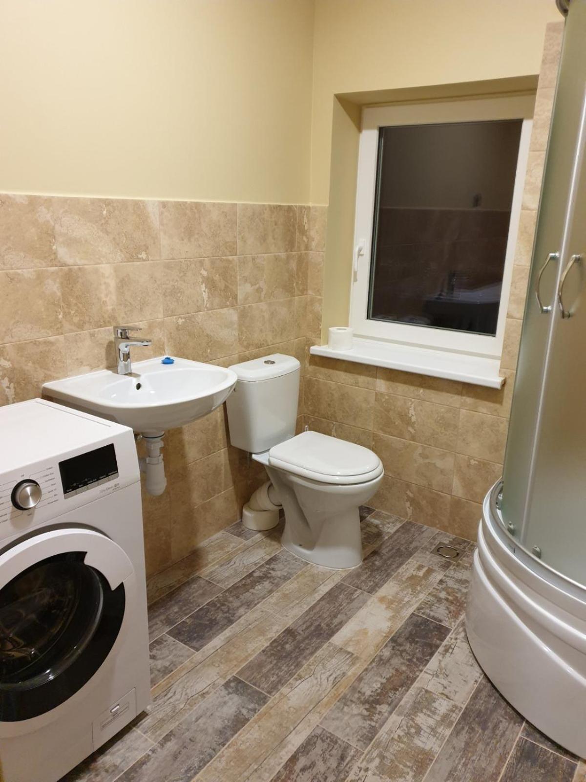 Double Room with Private Bathroom - Photo 12
