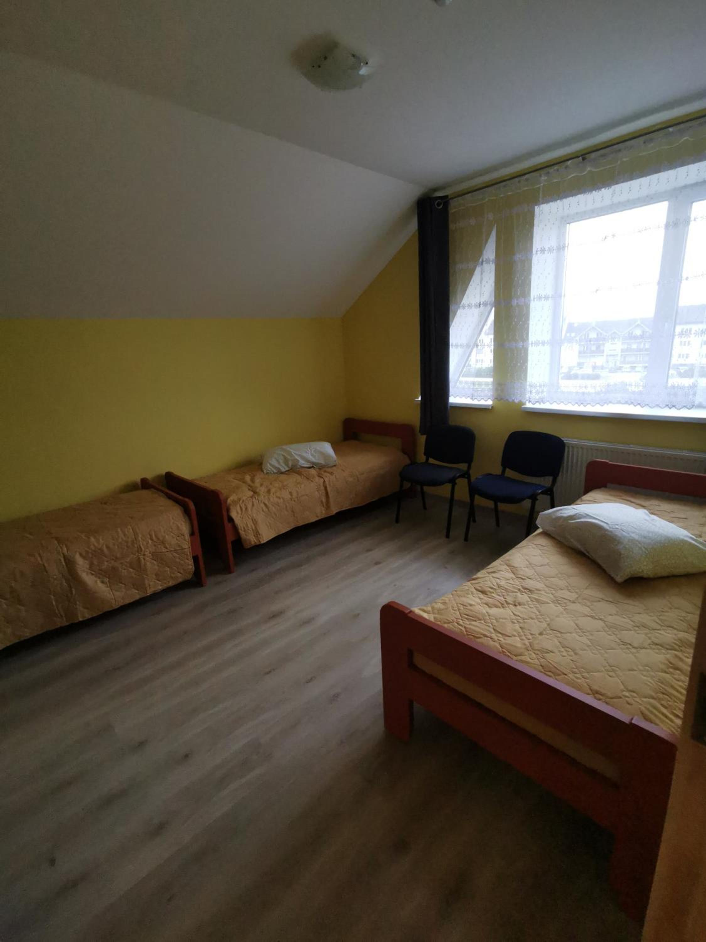 Triple Room with Bathroom - Photo 8
