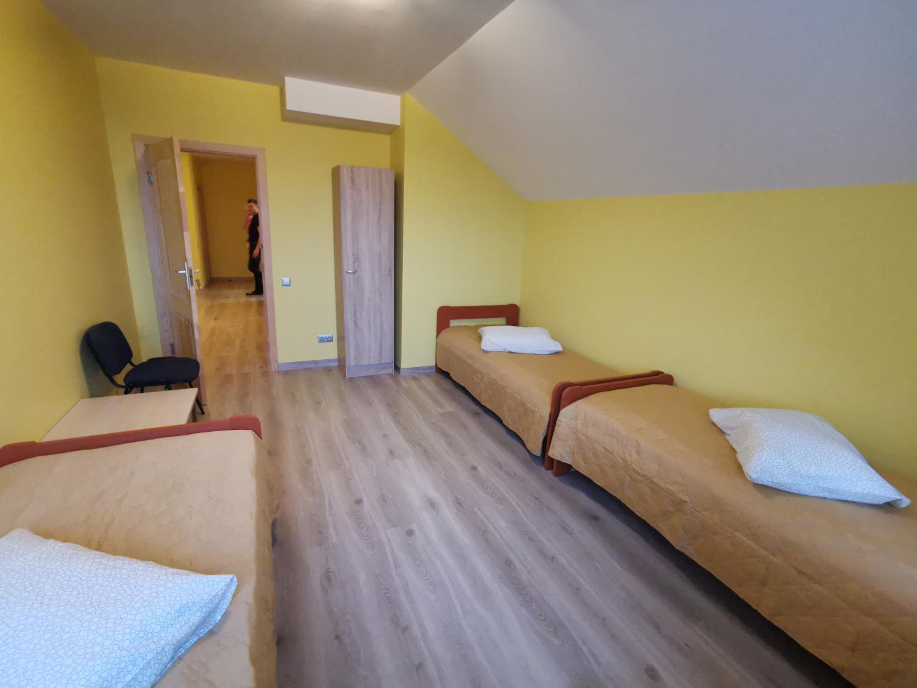 Triple Room with Bathroom - Photo 4