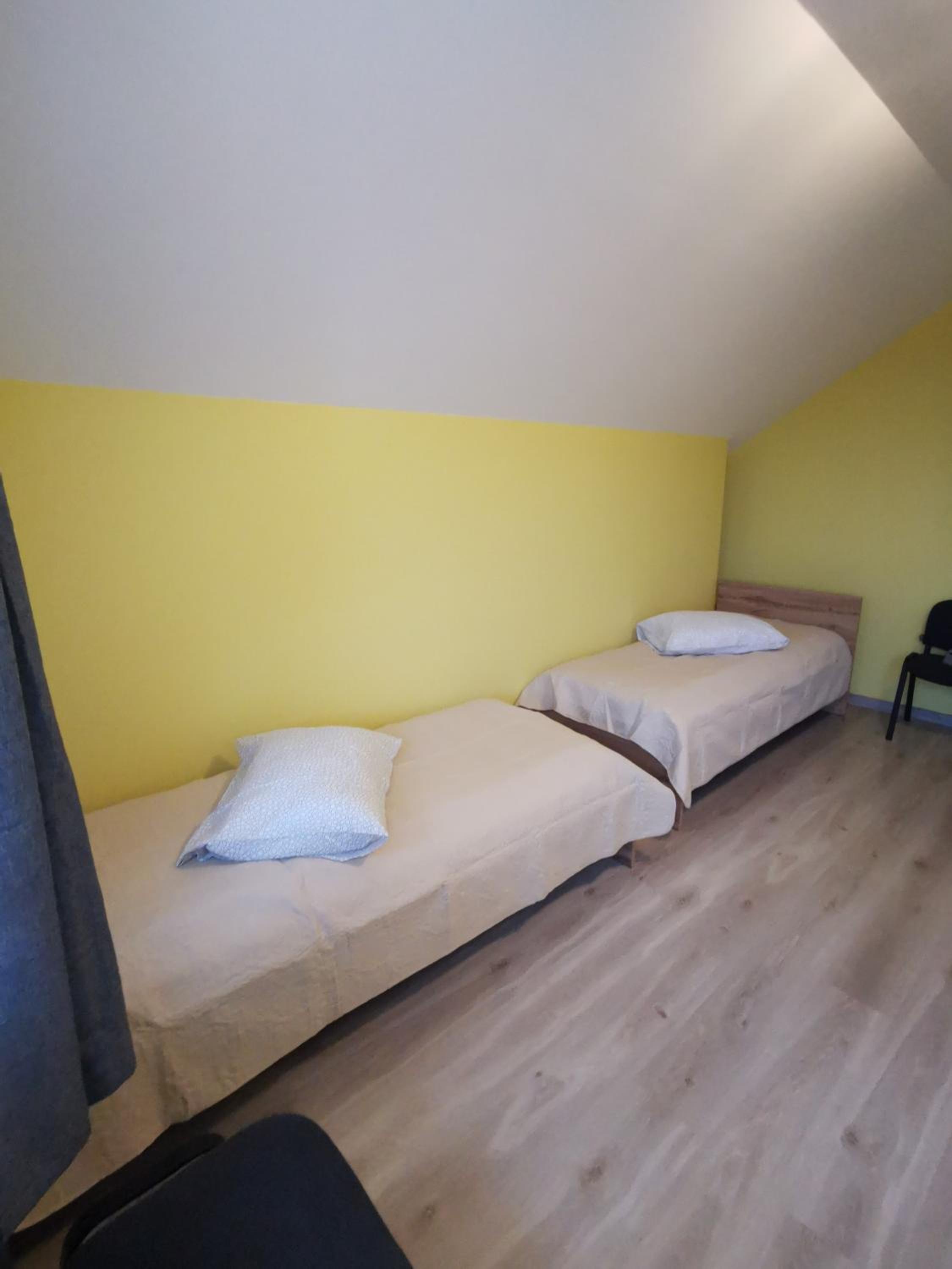Double Room with Private Bathroom - Photo 7