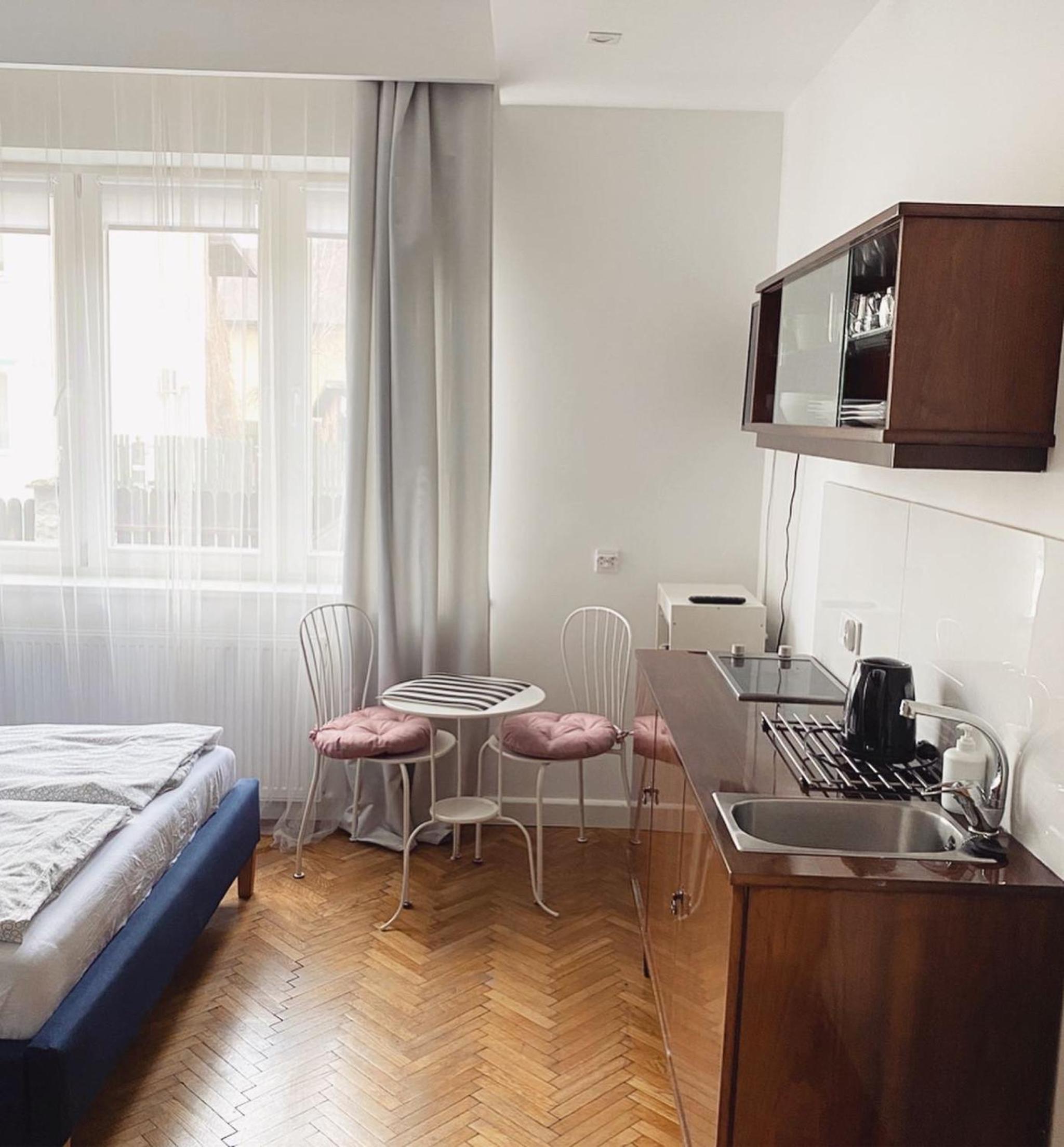 Studio Apartment - Photo 4