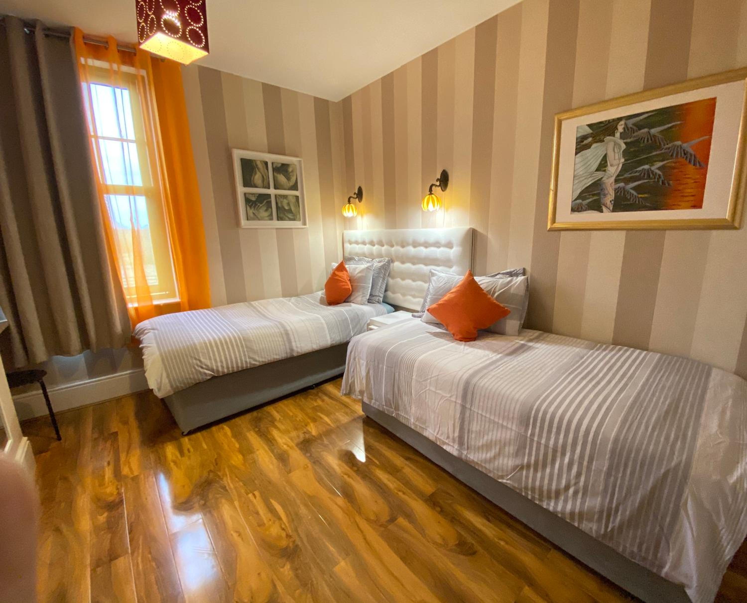Double or Twin Room with Private Bathroom photo 2
