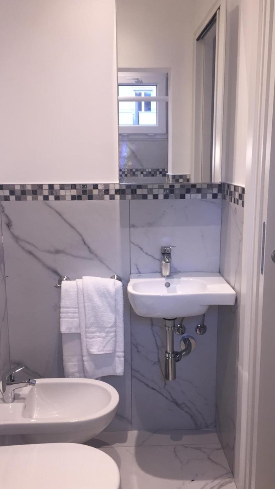 Double Room - Photo 10