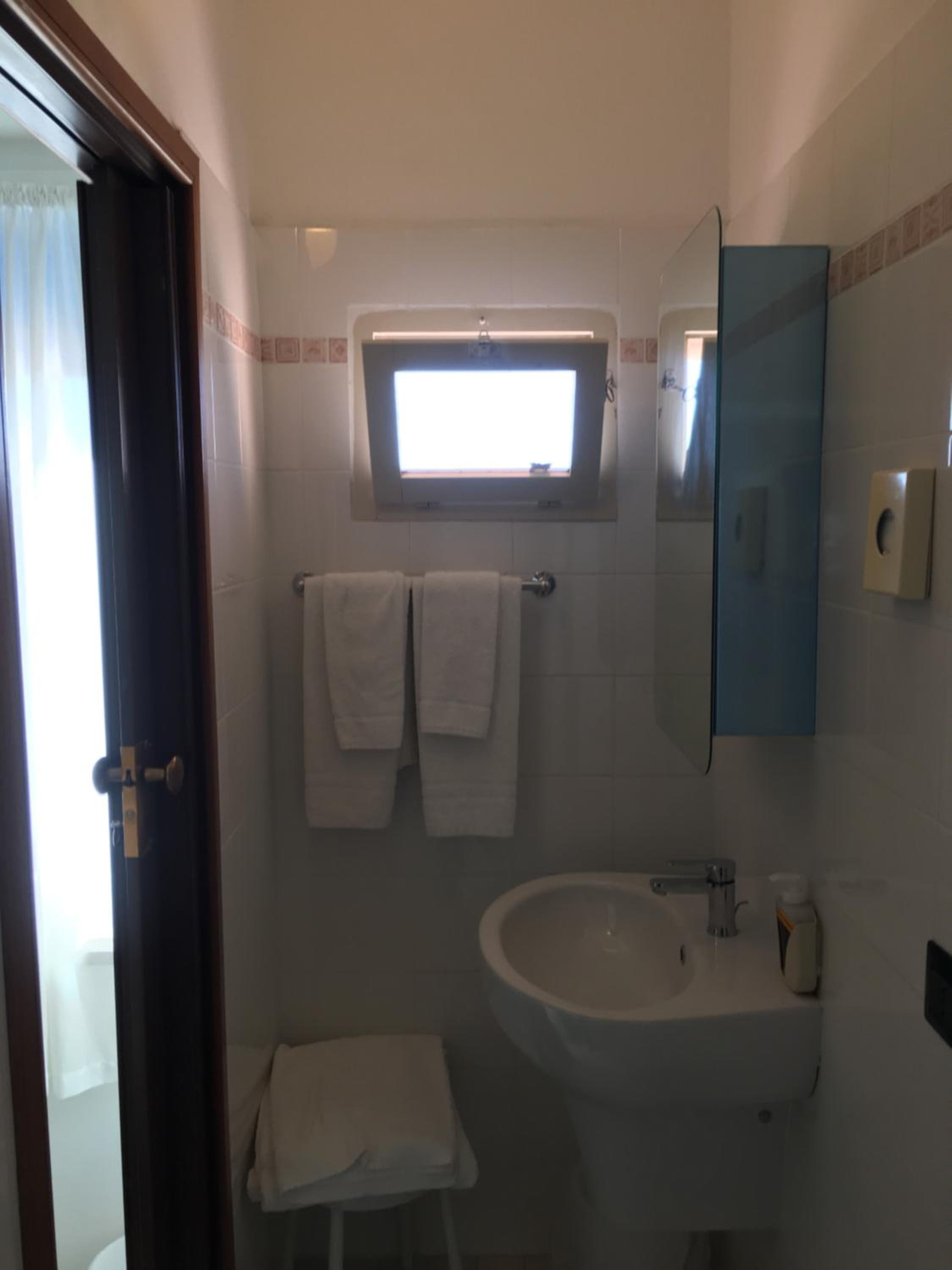 Quadruple Room - Photo 3