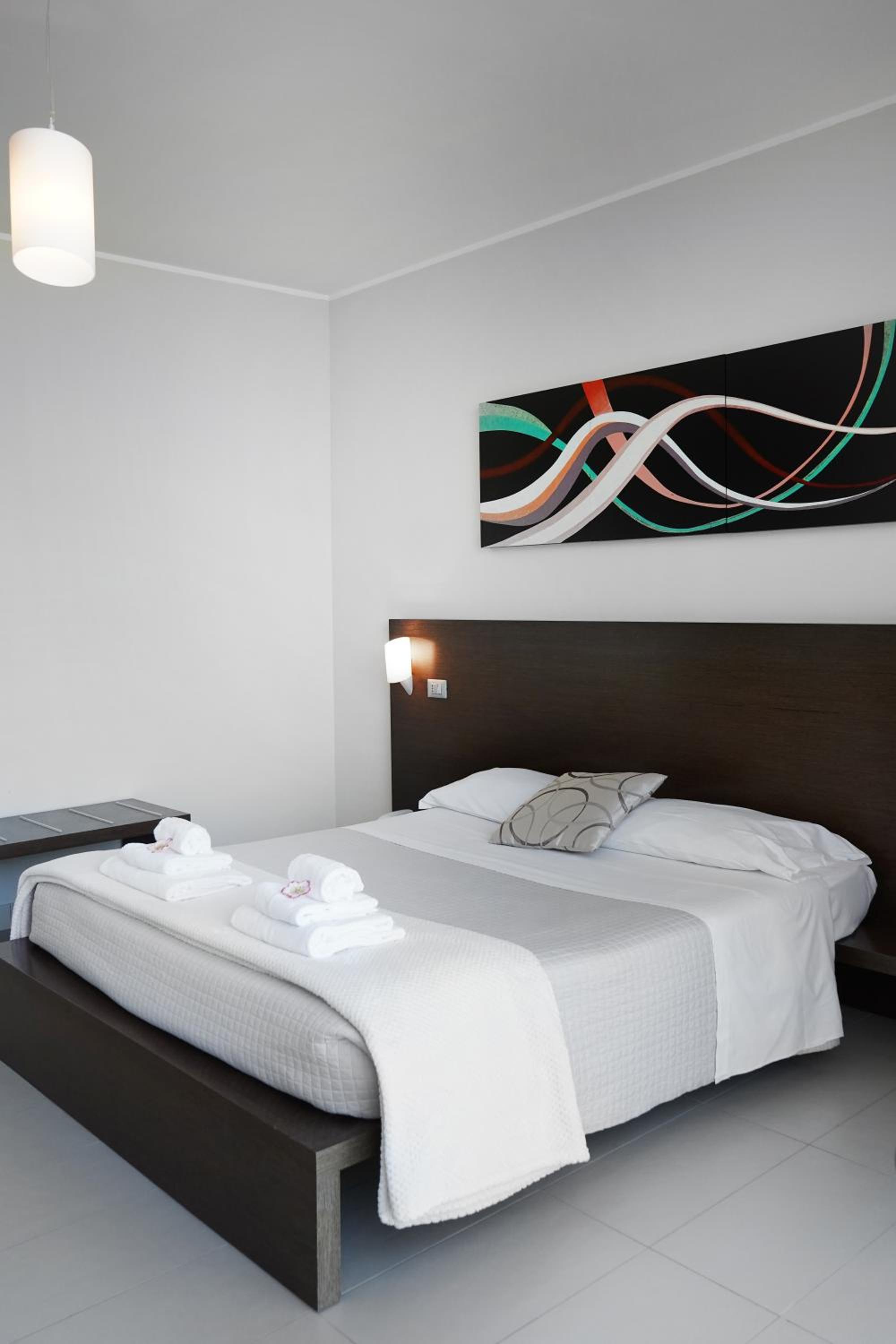 Junior Suite with Terrace and Sea View - Photo 17
