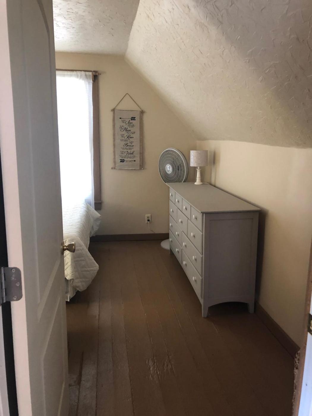 Two-Bedroom House - Photo 1