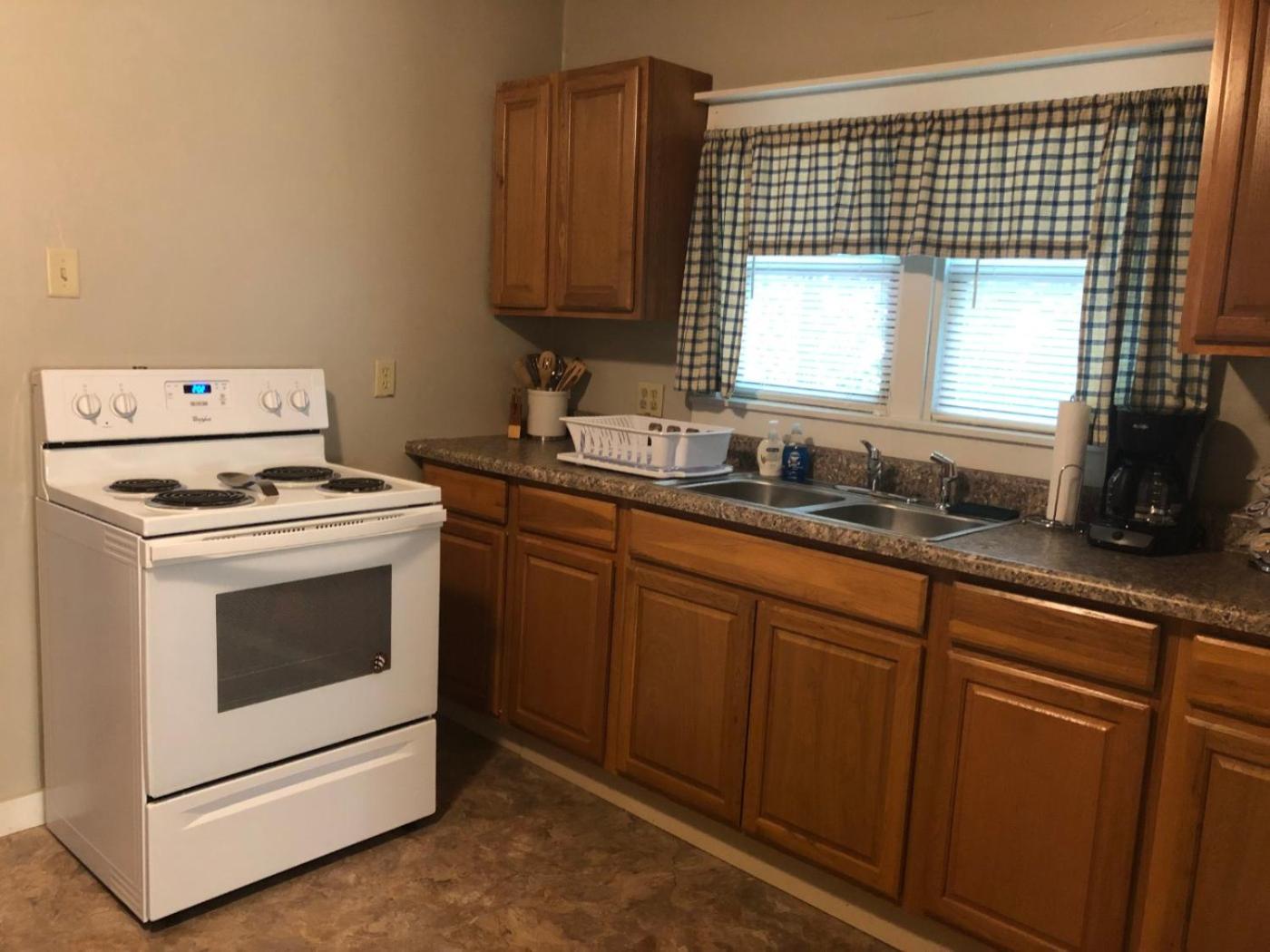 Two-Bedroom House - Photo 18