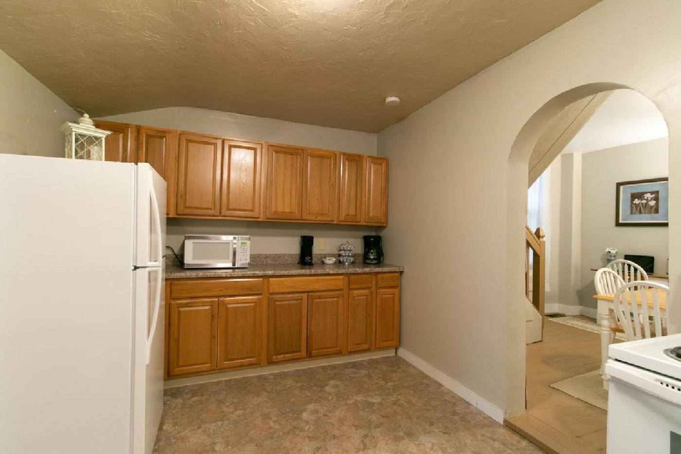 Two-Bedroom House - Photo 25