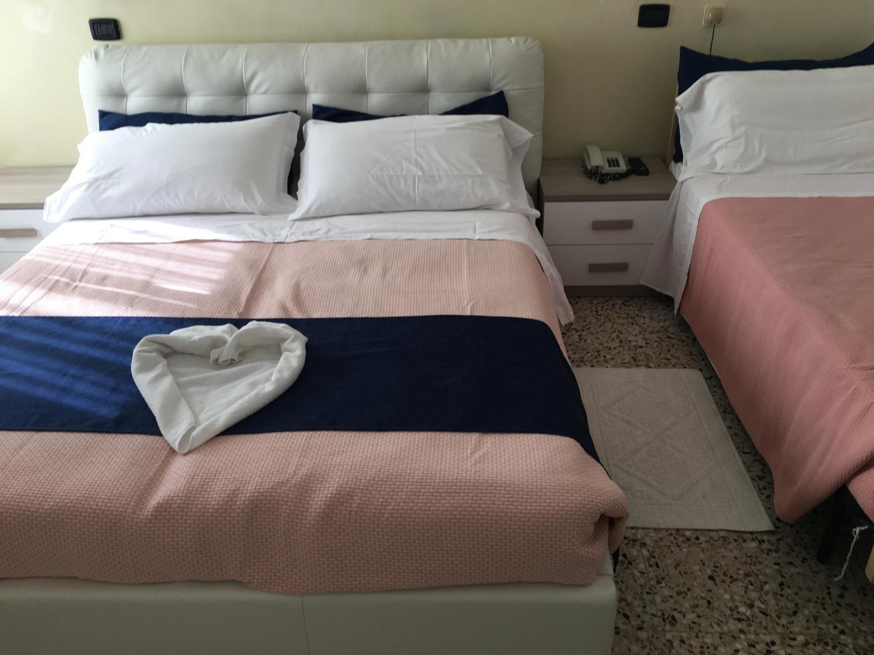 Triple Room - Photo 33