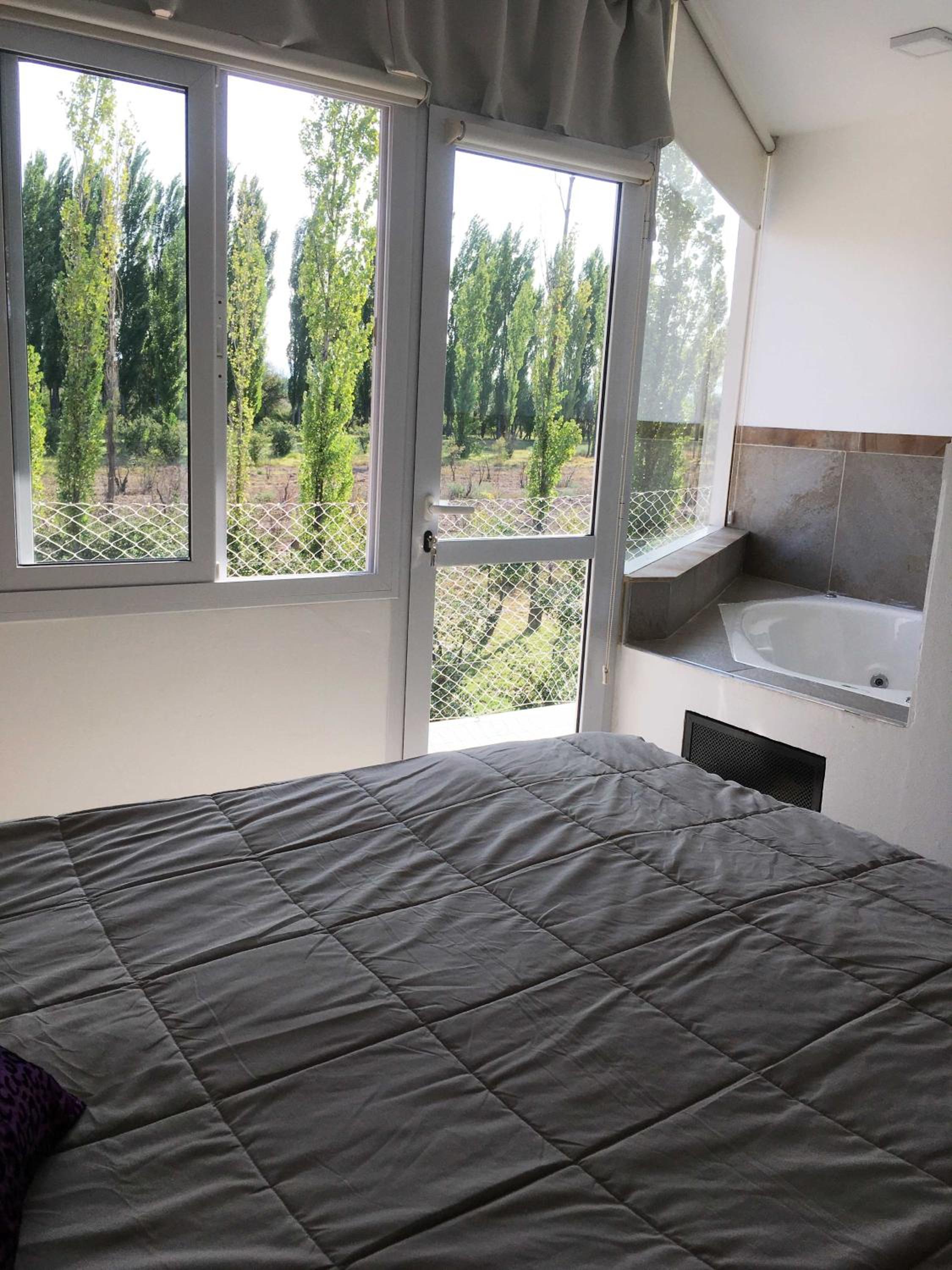 Apartment with Mountain View photo 2