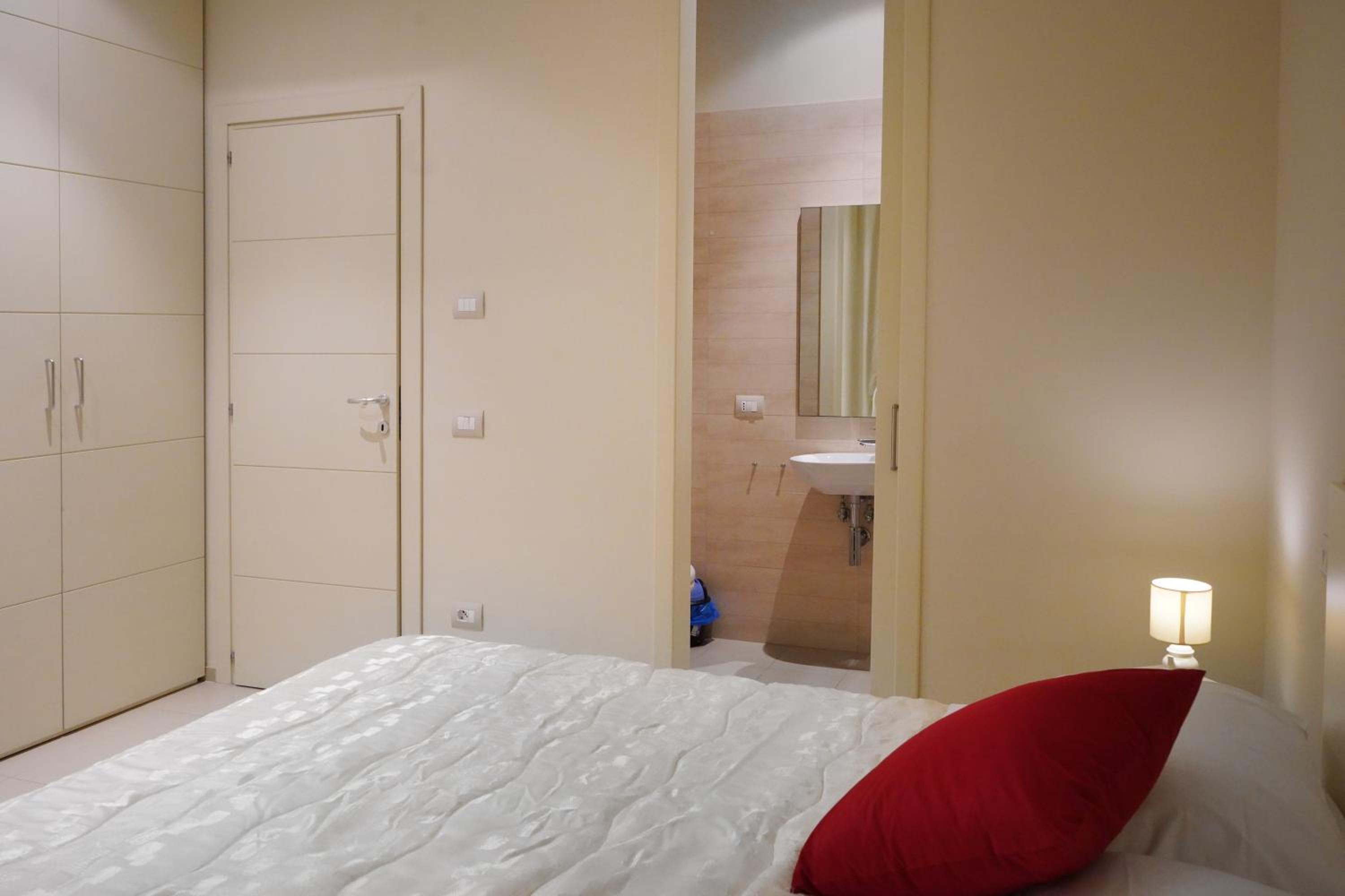 Apartment - Photo 35