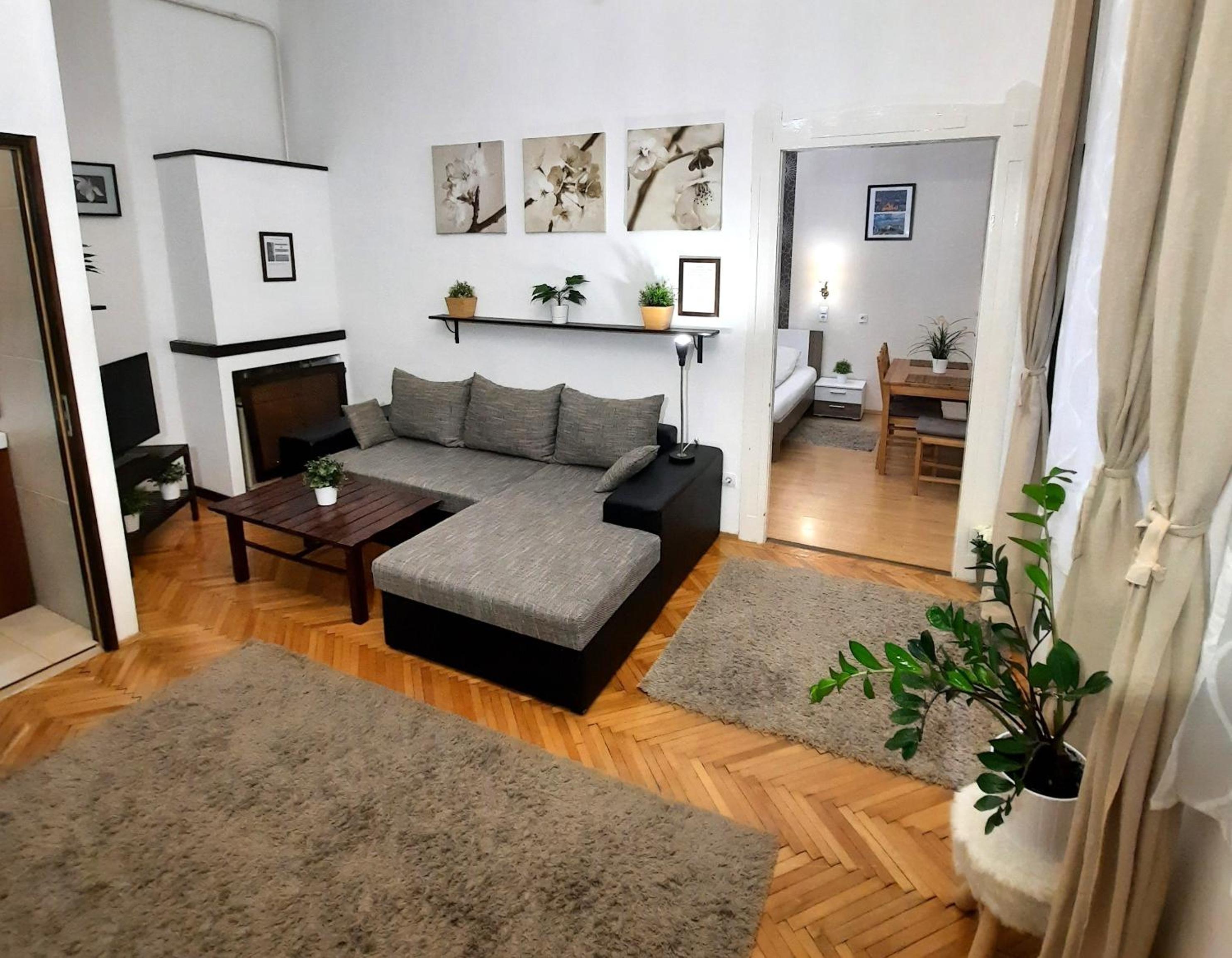 One-Bedroom Apartment (4 Adults)