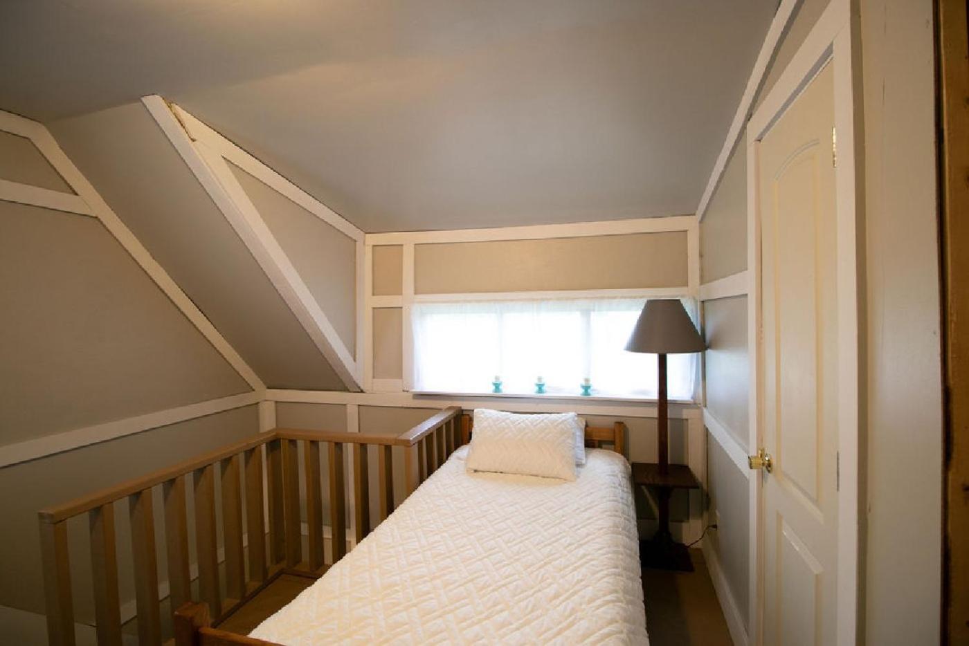 Two-Bedroom House - Photo 5