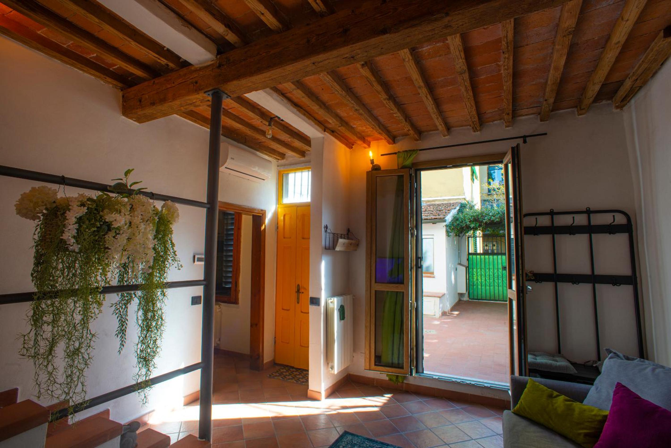Maisonette photo 1