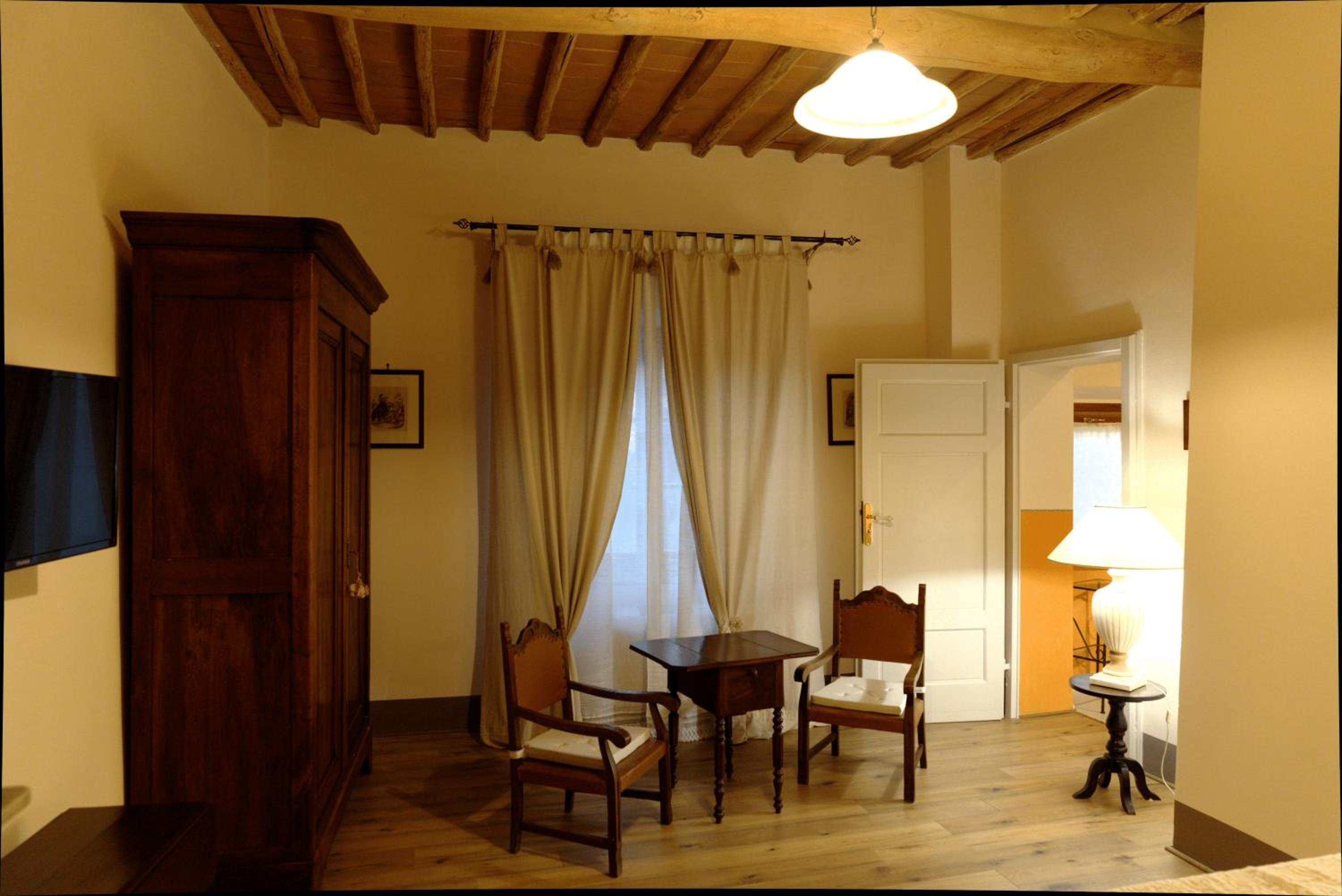 Deluxe Double Room with Extra Bed photo 2